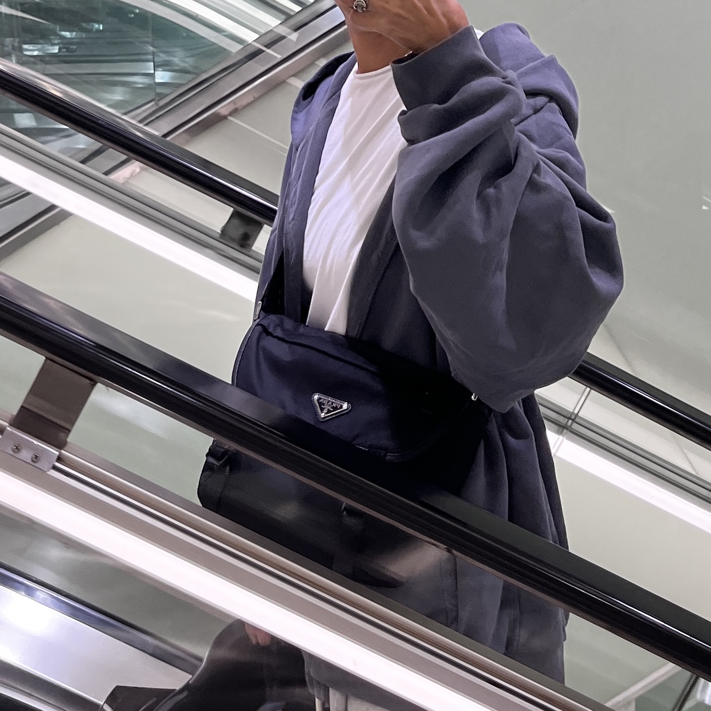 Yeezy YZY Zip-Up Hoodie Dark Grey 착용 스타일 - 1