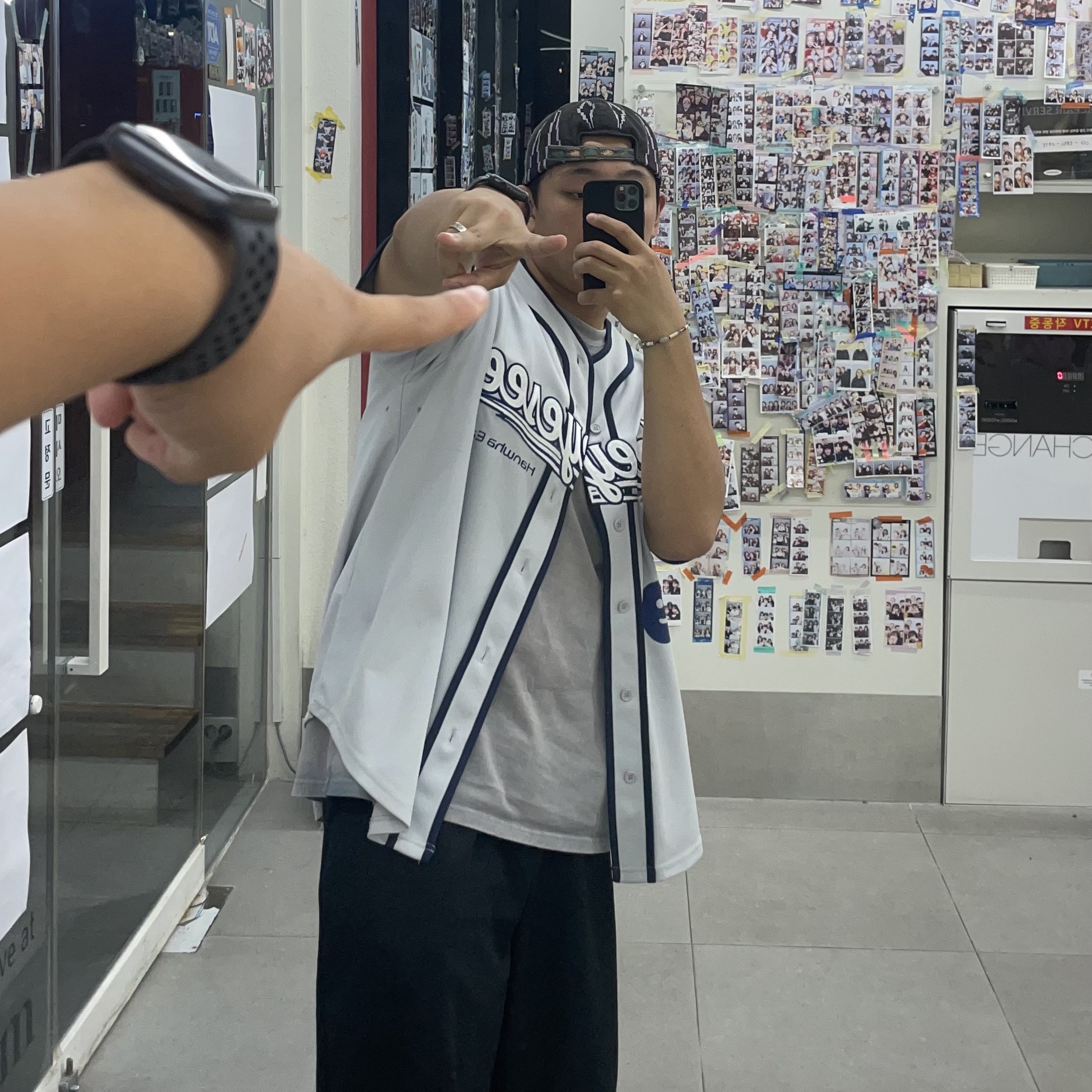 Hanwha Eagles x Yeseyesee Baseball Jersey Grey, Xlim Ep.3 Synopsis 01 T-Shirt Light Blue 착용 스타일 - 3