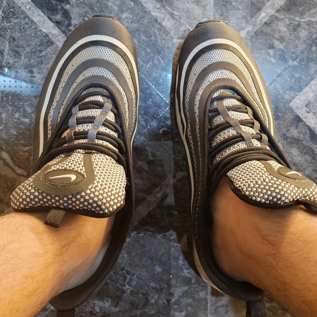 Nike Air Max 95 OG Neon Yellow 2020, Nike Air Max 97 Ultra 17 Black Pure Platinum 착용 스타일 - 2