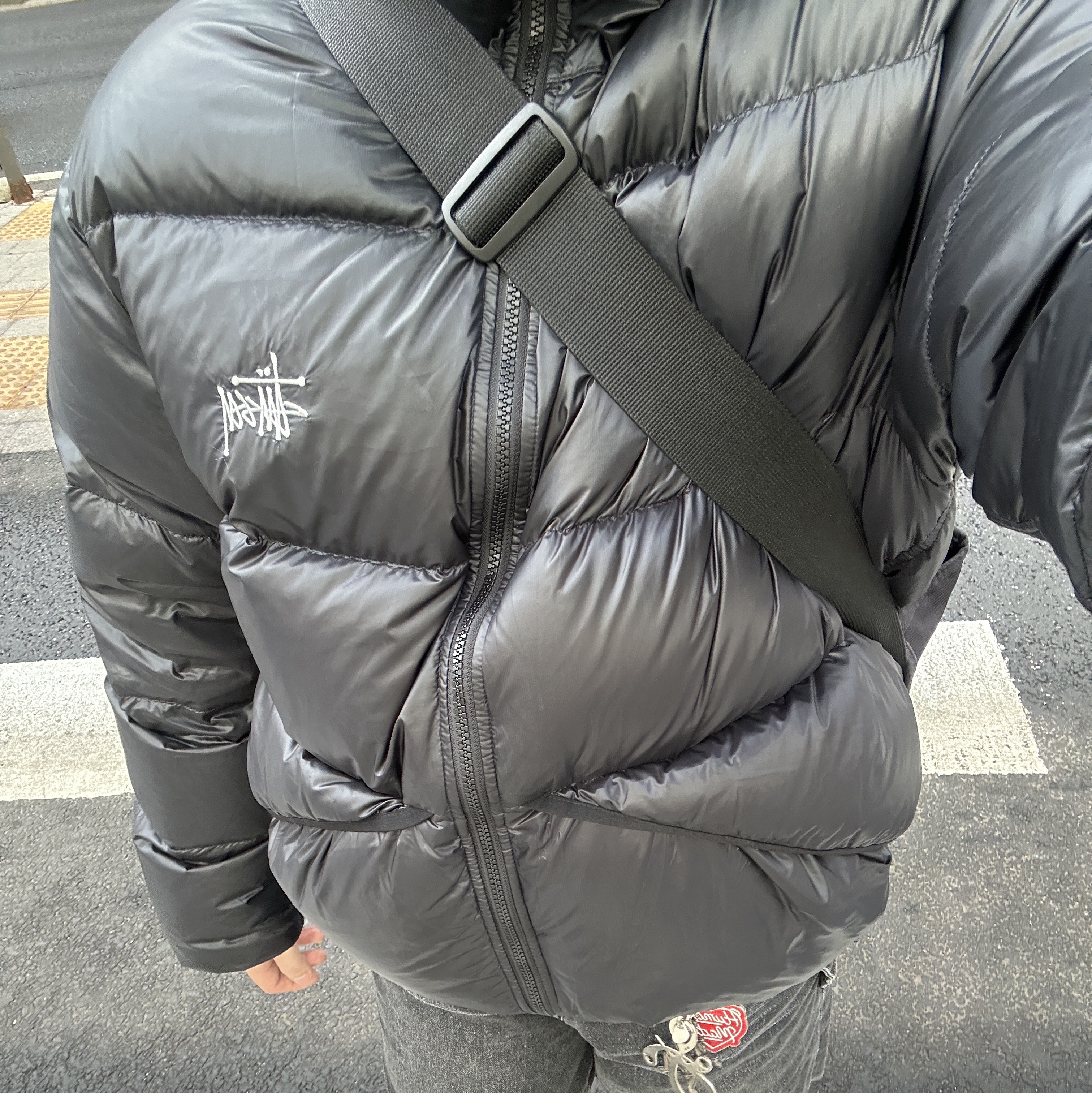 Stussy Down Parka Micro Ripstop Phantom Black, Human Made Heart Keyring Red 착용 스타일