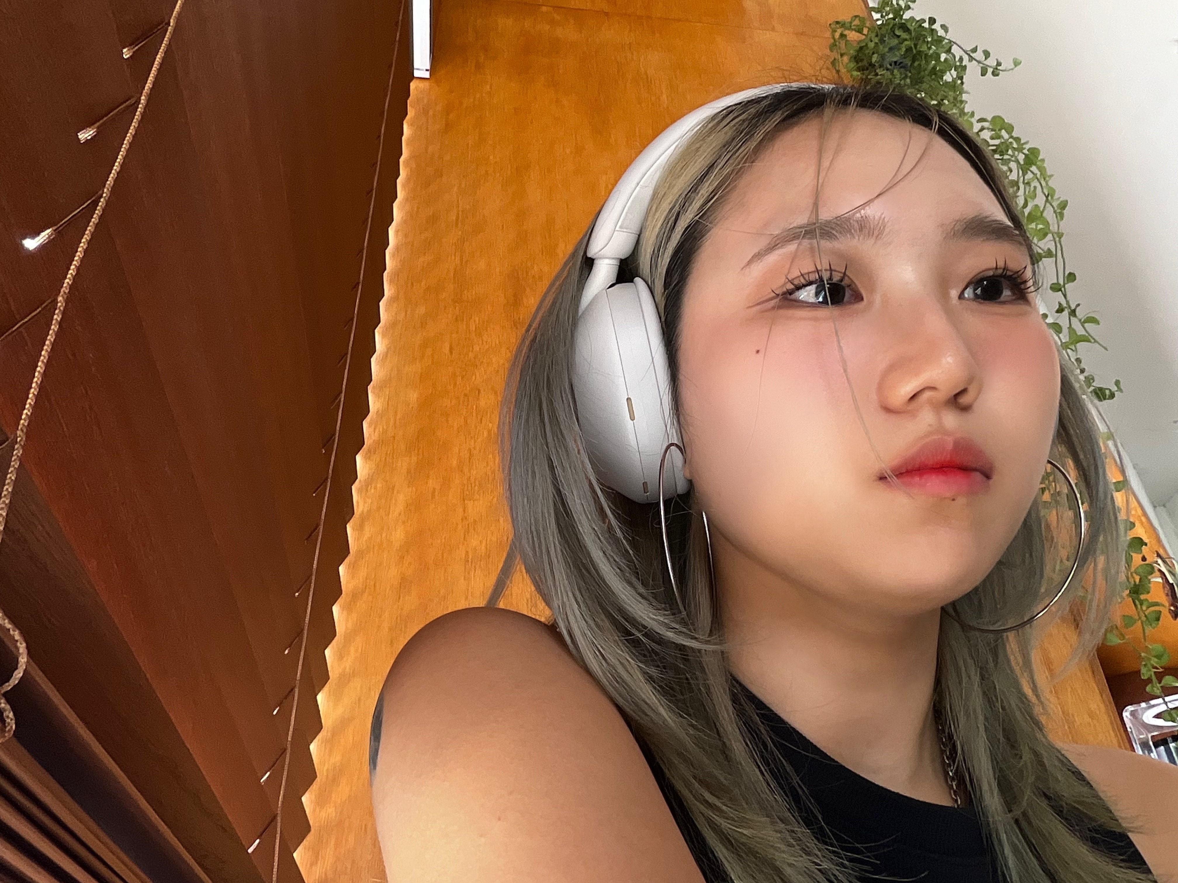 Sony WH-1000XM5 Silver (Korean Ver.) 착용 스타일