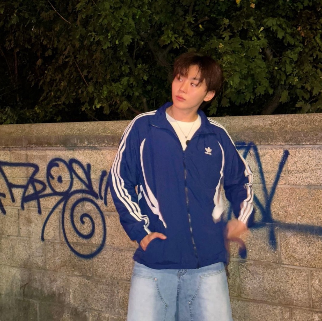 Adidas Archive Track Top Blue White - KR Sizing 착용 스타일