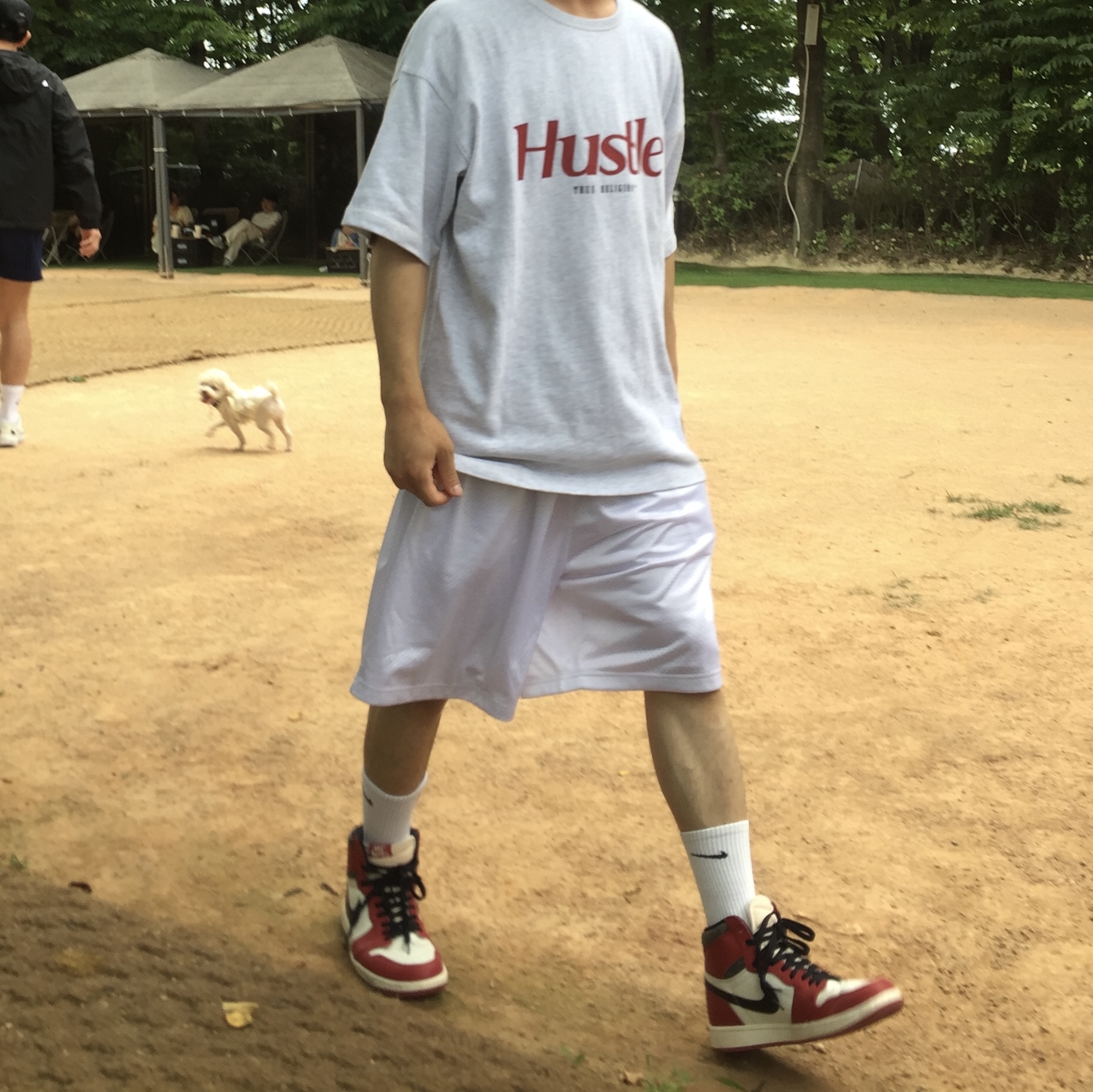 Jordan 1 Retro High OG Chicago 2022, Supreme Small Box Baggy Mesh Short White - 24SS 착용 스타일 - 1