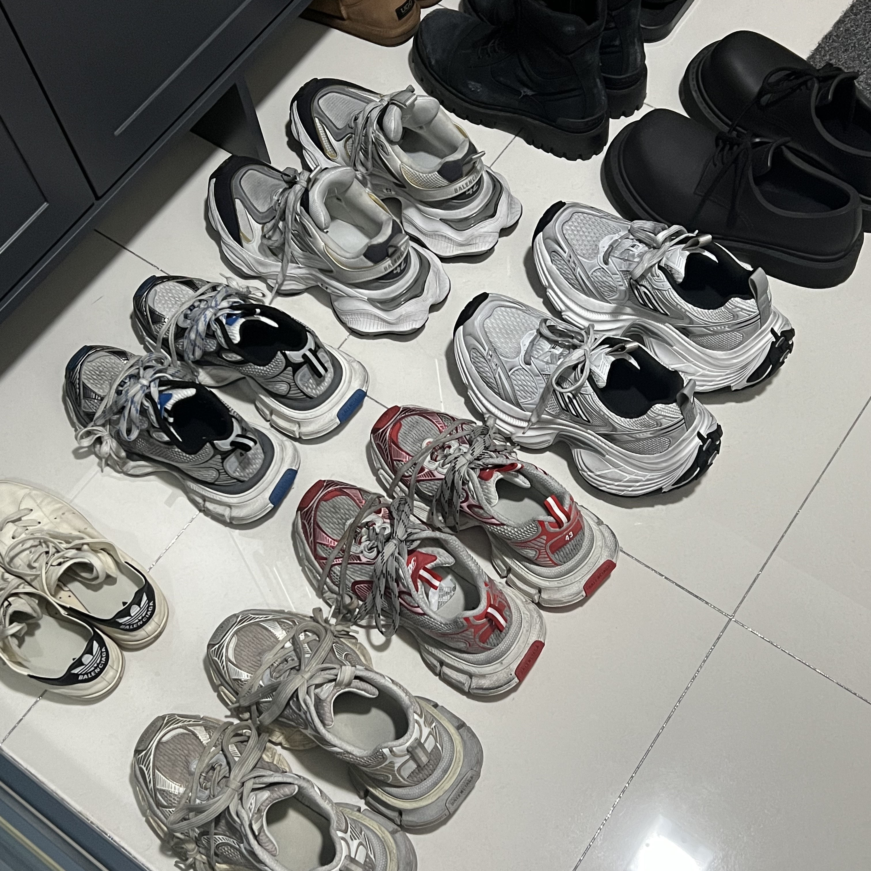 Balenciaga 10XL Sneakers White Grey Silver Black, Balenciaga 3XL Sneakers Grey White Blue 착용 스타일 - 2