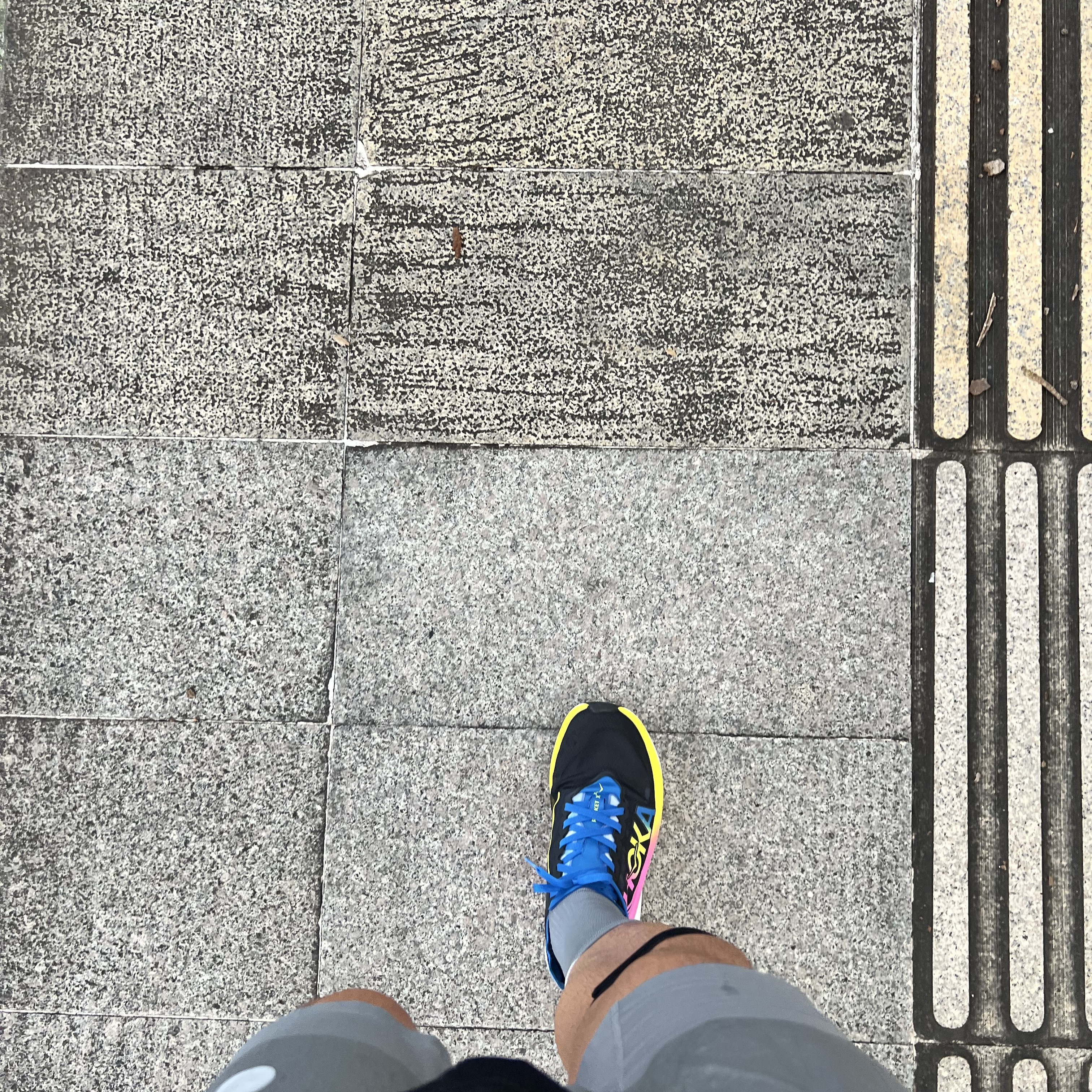 Optimistic Runners Nylon Cap Dark Grey, Optimistic Runners Glossy Nylon Shorts Dark Grey 착용 스타일 - 2