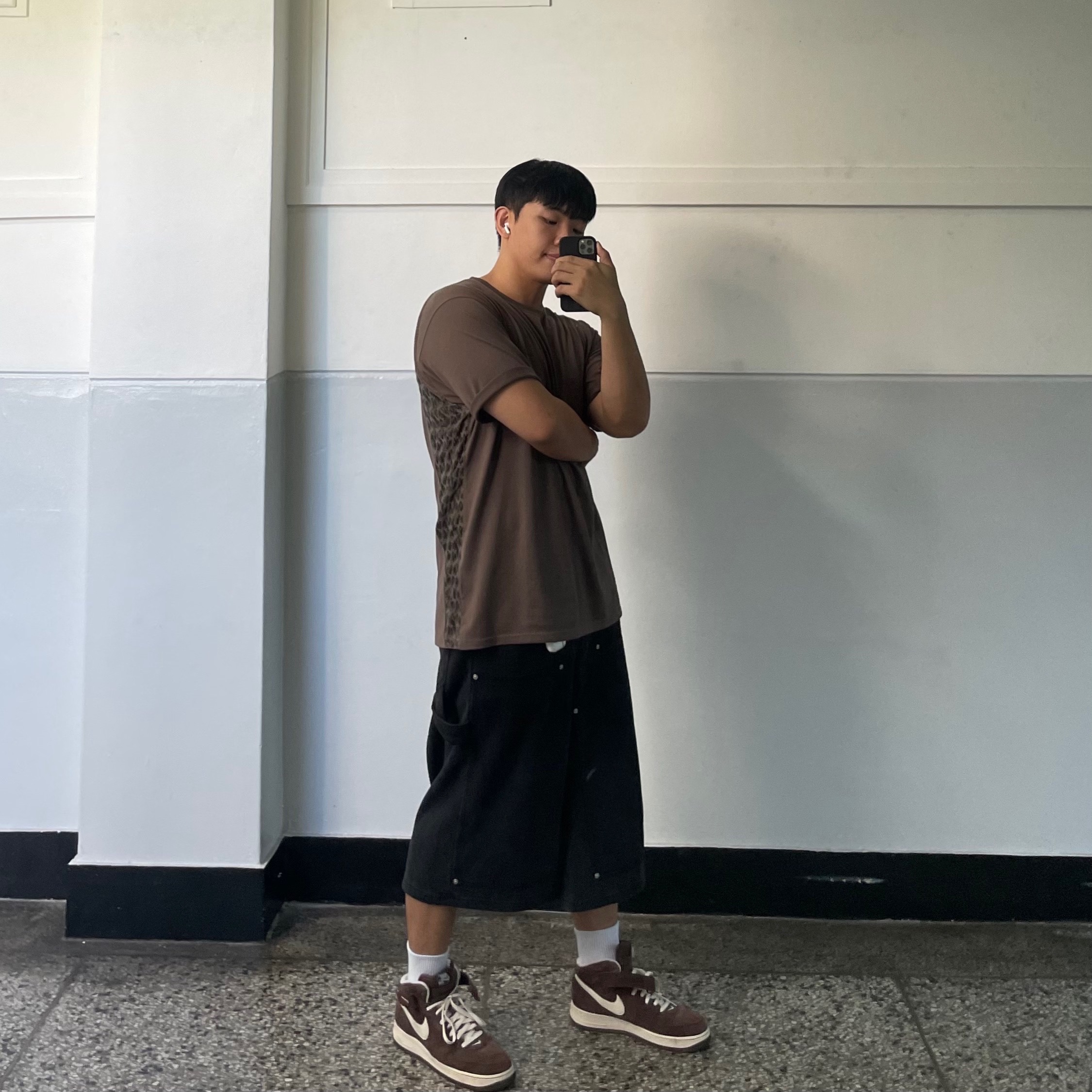 Nike Air Force 1 Mid '07 QS Chocolate, Xlim Ep.3 Synopsis 01 T-Shirt Black 착용 스타일