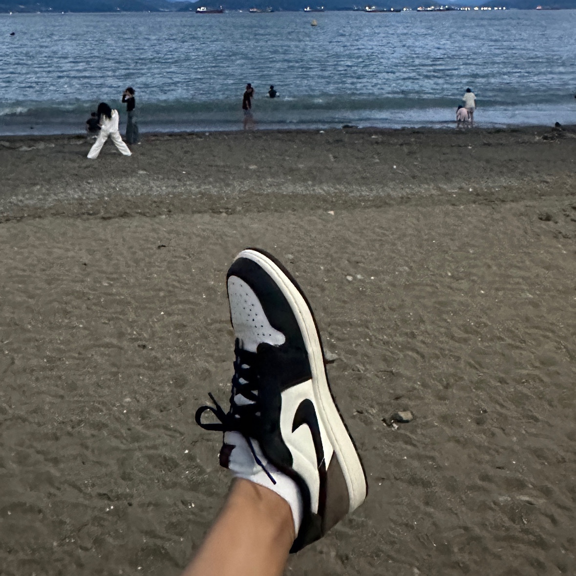 Jordan 1 Retro Low OG Mocha 착용 스타일