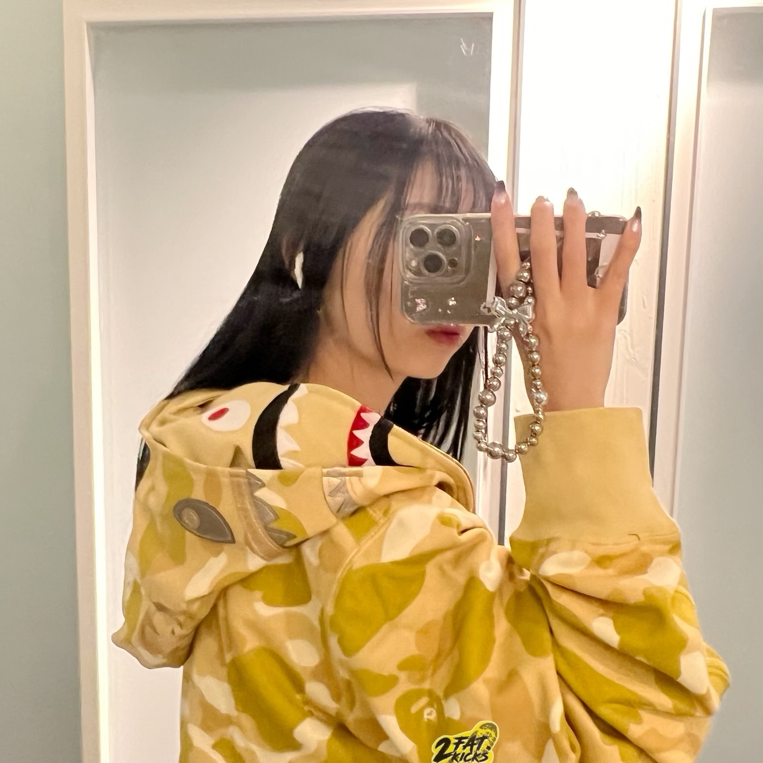BAPE Color Camo Double Shark Full Zip Hoodie Misted yellow, BAPE Color Camo Double Shark Full Zip Hoodie Bright Red 착용 스타일 - 2