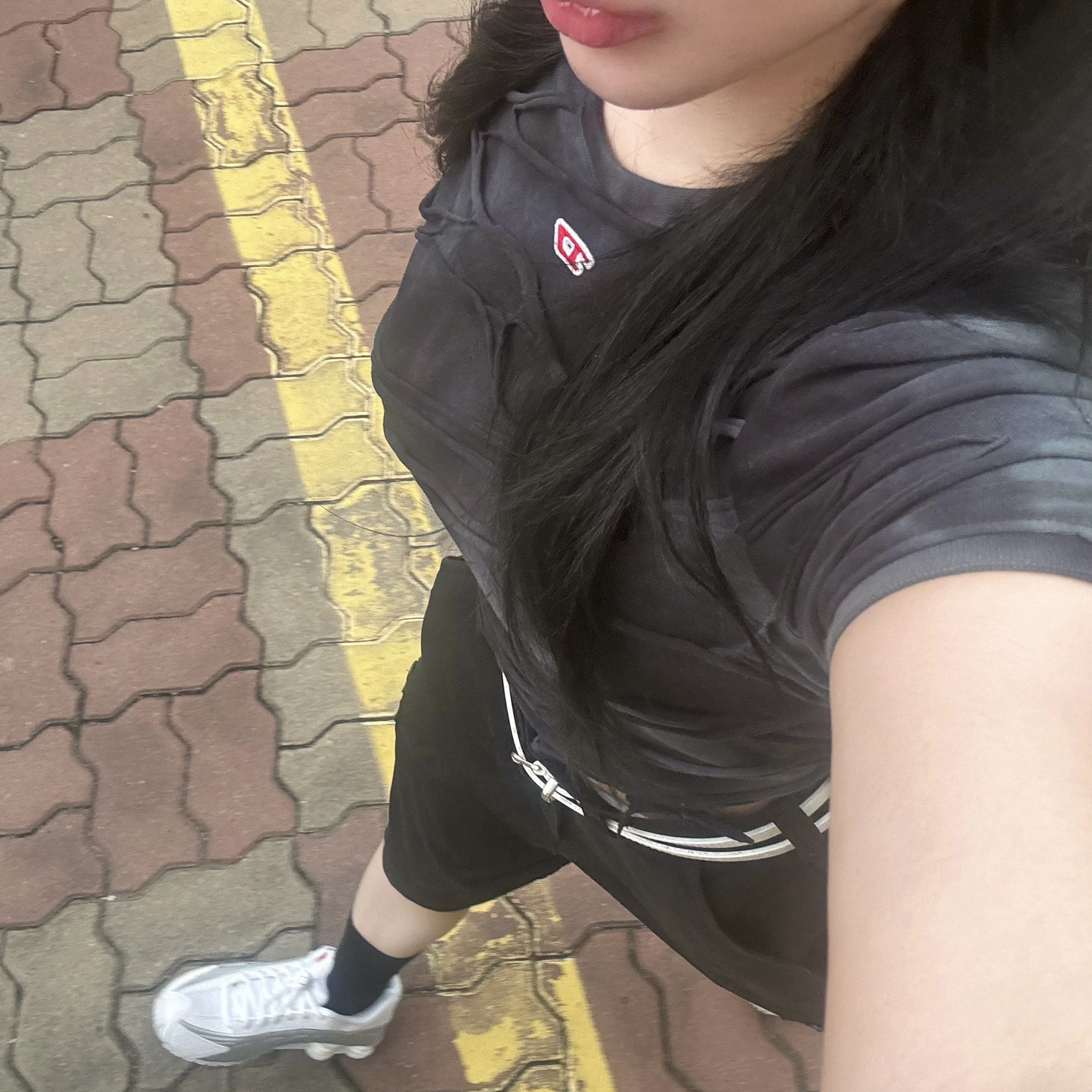 (W) Nike Shox R4 White Metallic Silver 착용 스타일