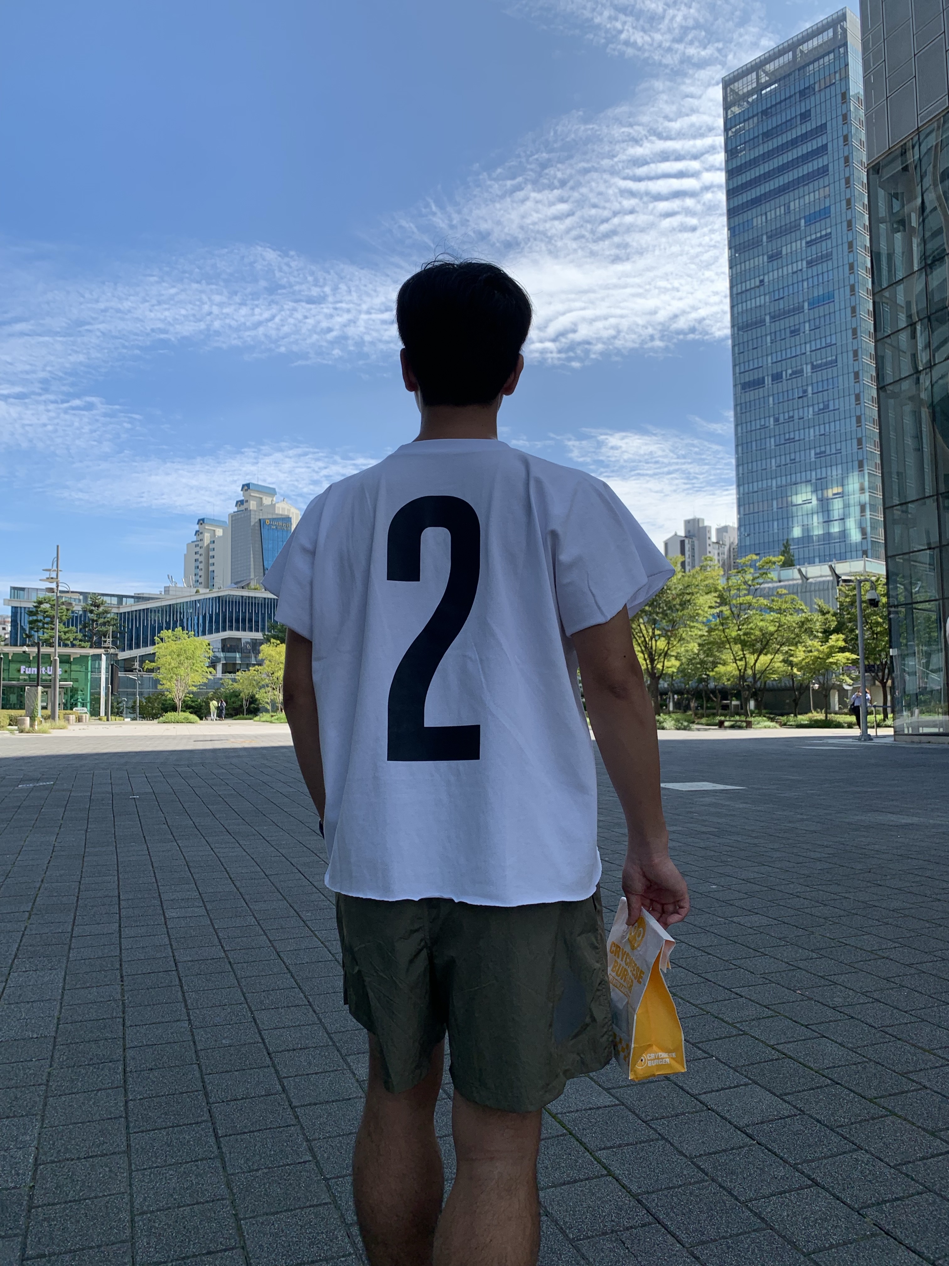 Yeezy Two Box T-Shirt White (Vultures Listening Experience Korea Exclusive), Our Legacy Work Shop Nylon Taffeta Running Shorts Olive 착용 스타일