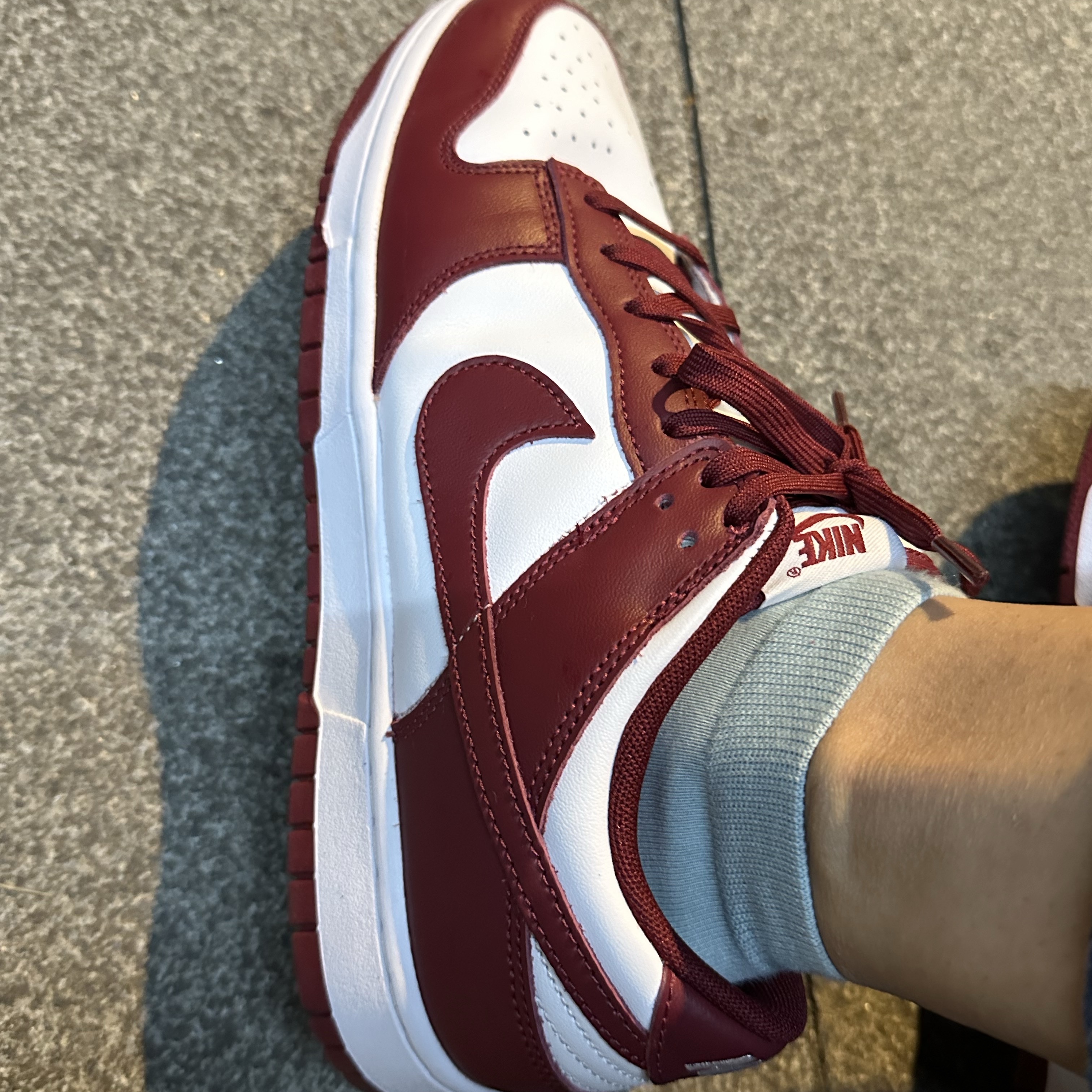 Nike Dunk Low Retro Team Red 착용 스타일 - 3