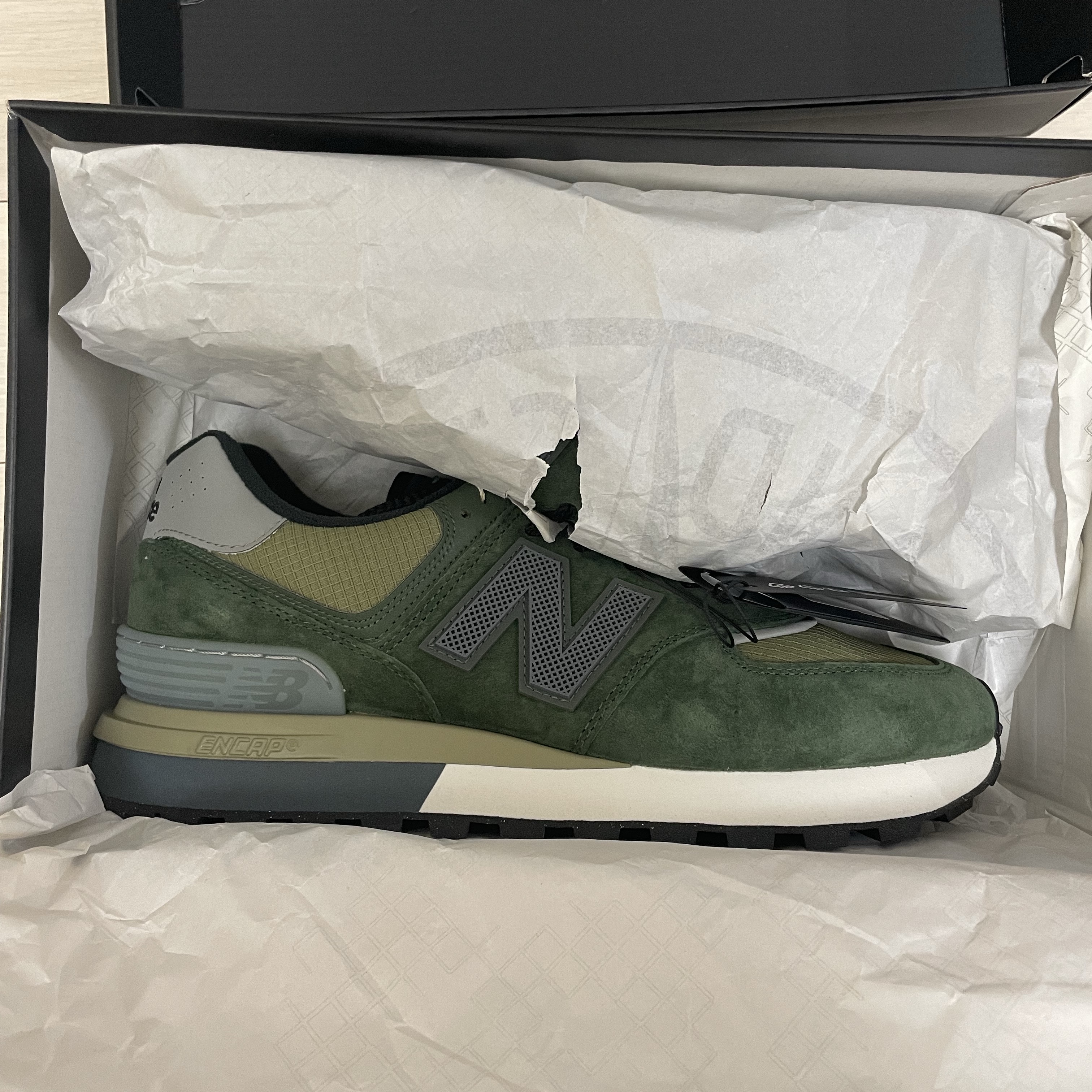New Balance x Stone Island 574 Legacy Dark Green 착용 스타일