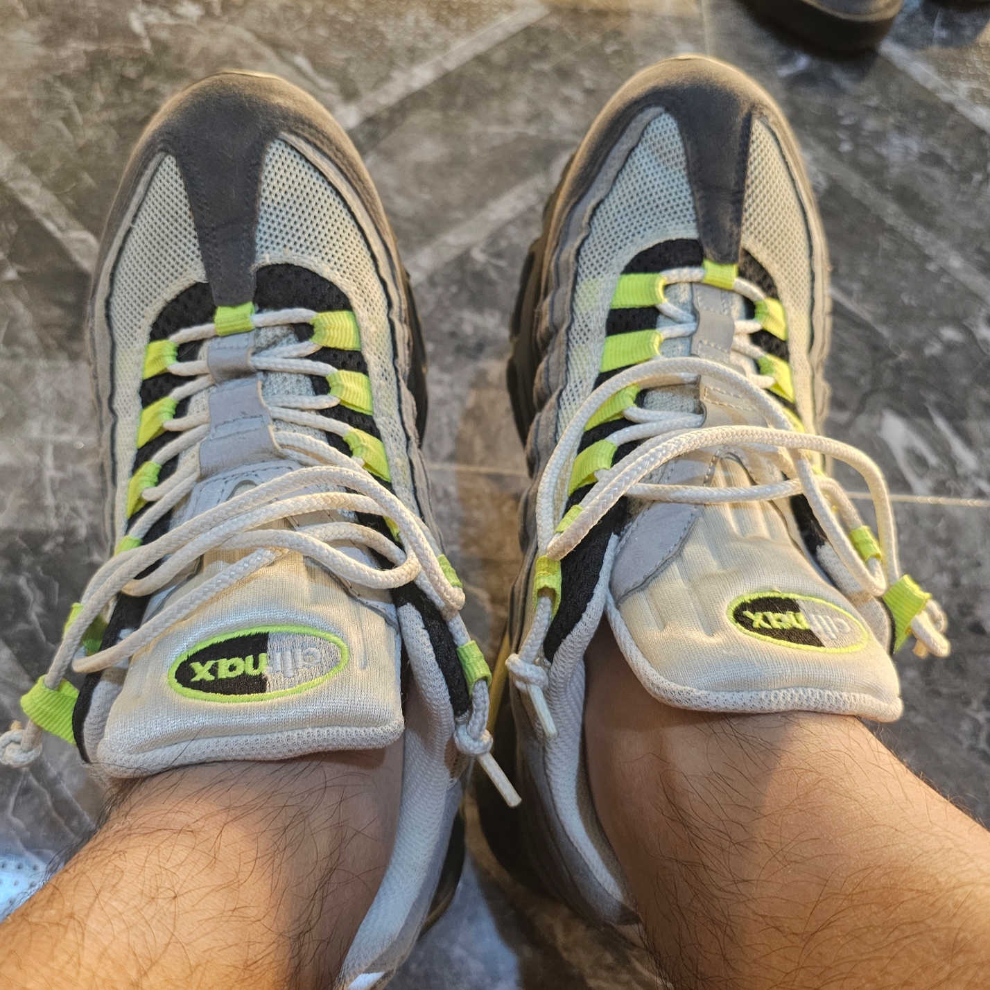 Nike Air Max 95 OG Neon Yellow 2020, Nike Air Max 97 Ultra 17 Black Pure Platinum 착용 스타일 - 1