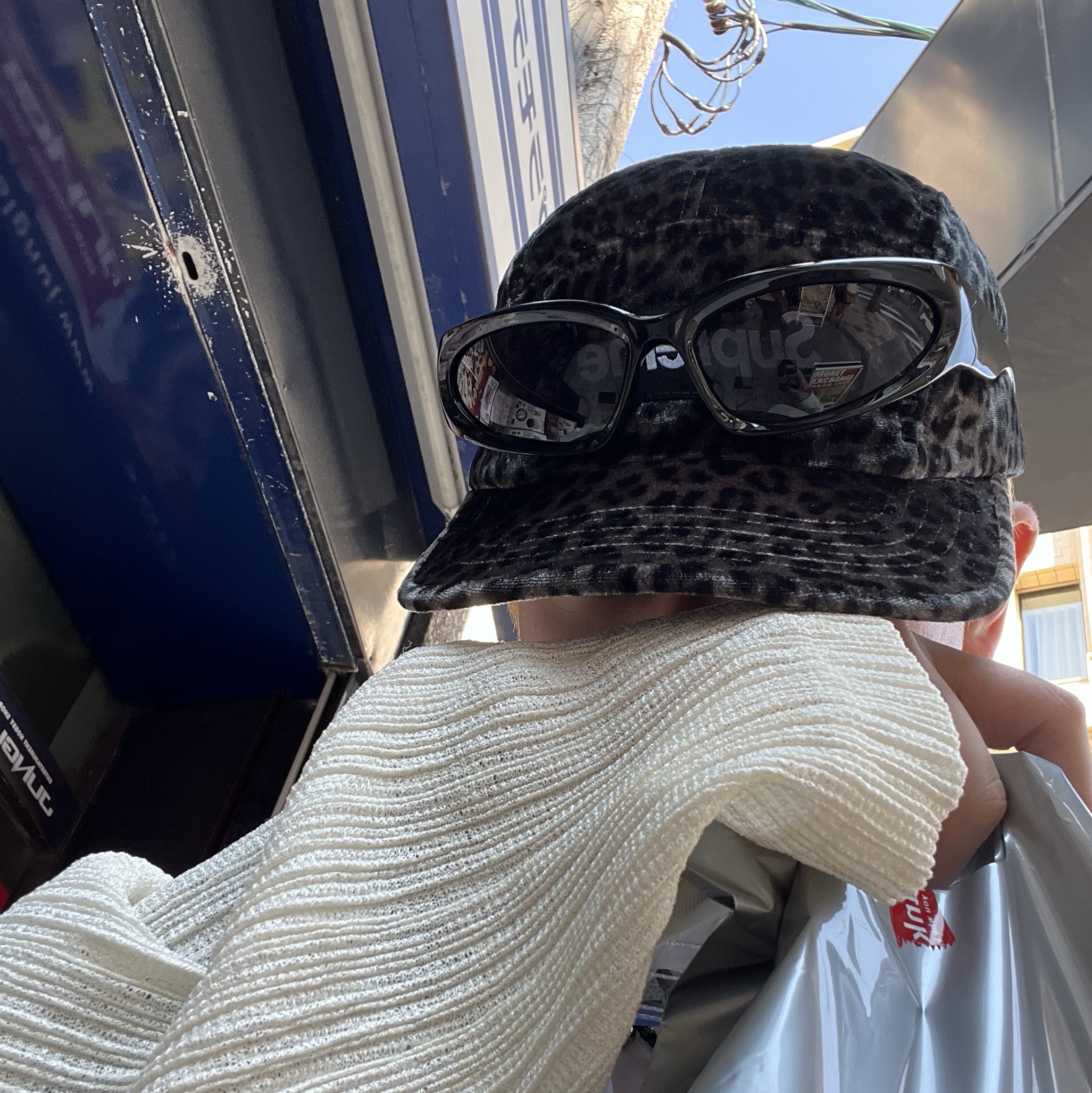 Supreme Leopard Velvet Camp Cap Black - 24SS 착용 스타일