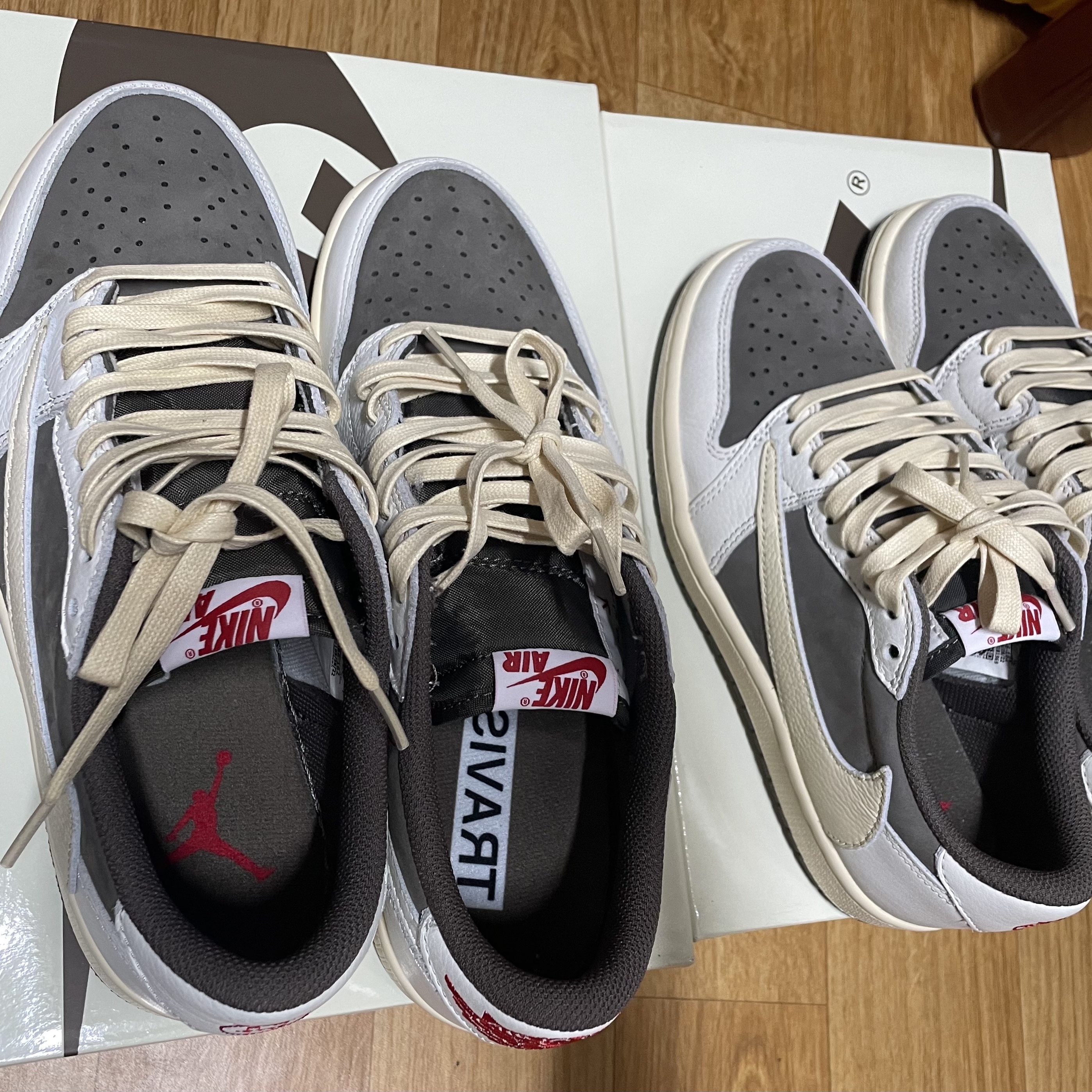Jordan 1 x Travis Scott Retro Low OG SP Sail and Ridgerock 착용 스타일