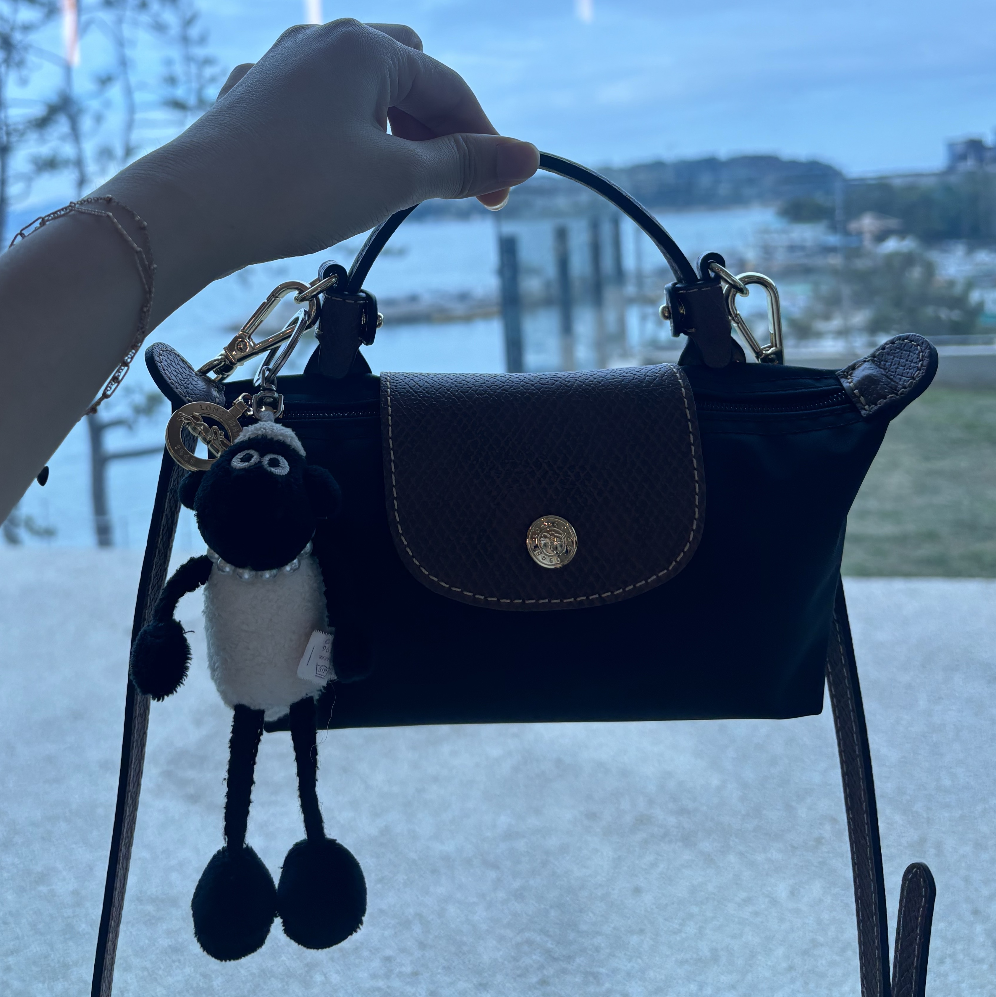 Longchamp Le Pliage Original Handle Pouch Black 착용 스타일 - 2