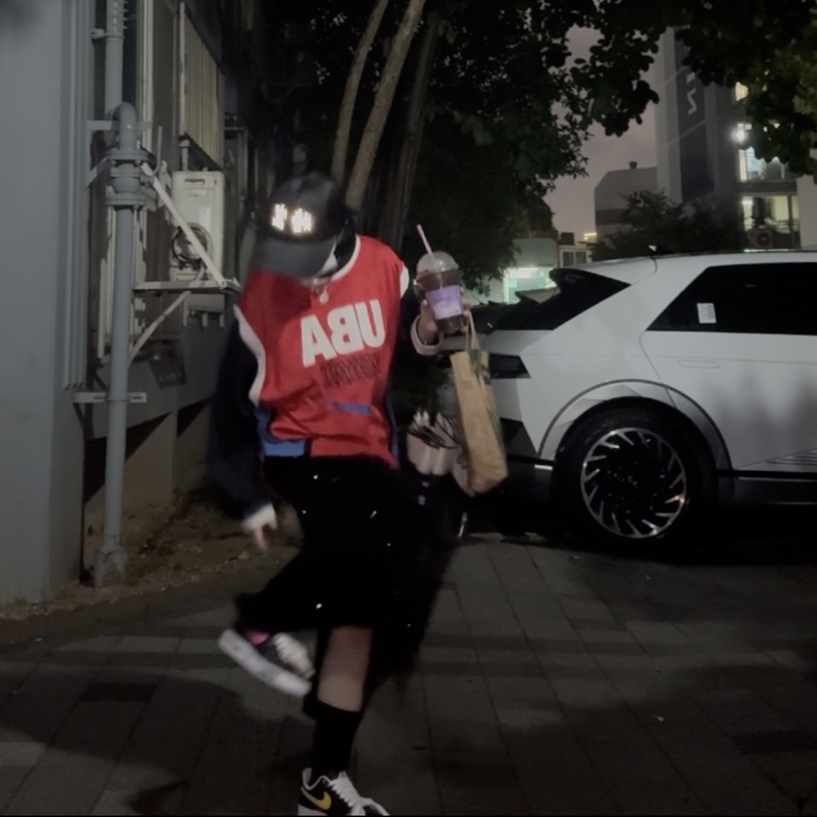 Darkr8m Studio x Hardhitters Satin Reflective Logo Cap, Nike x Undercover NRG Long Sleeve Shooting Top Red Black - US/EU 착용 스타일 - 3