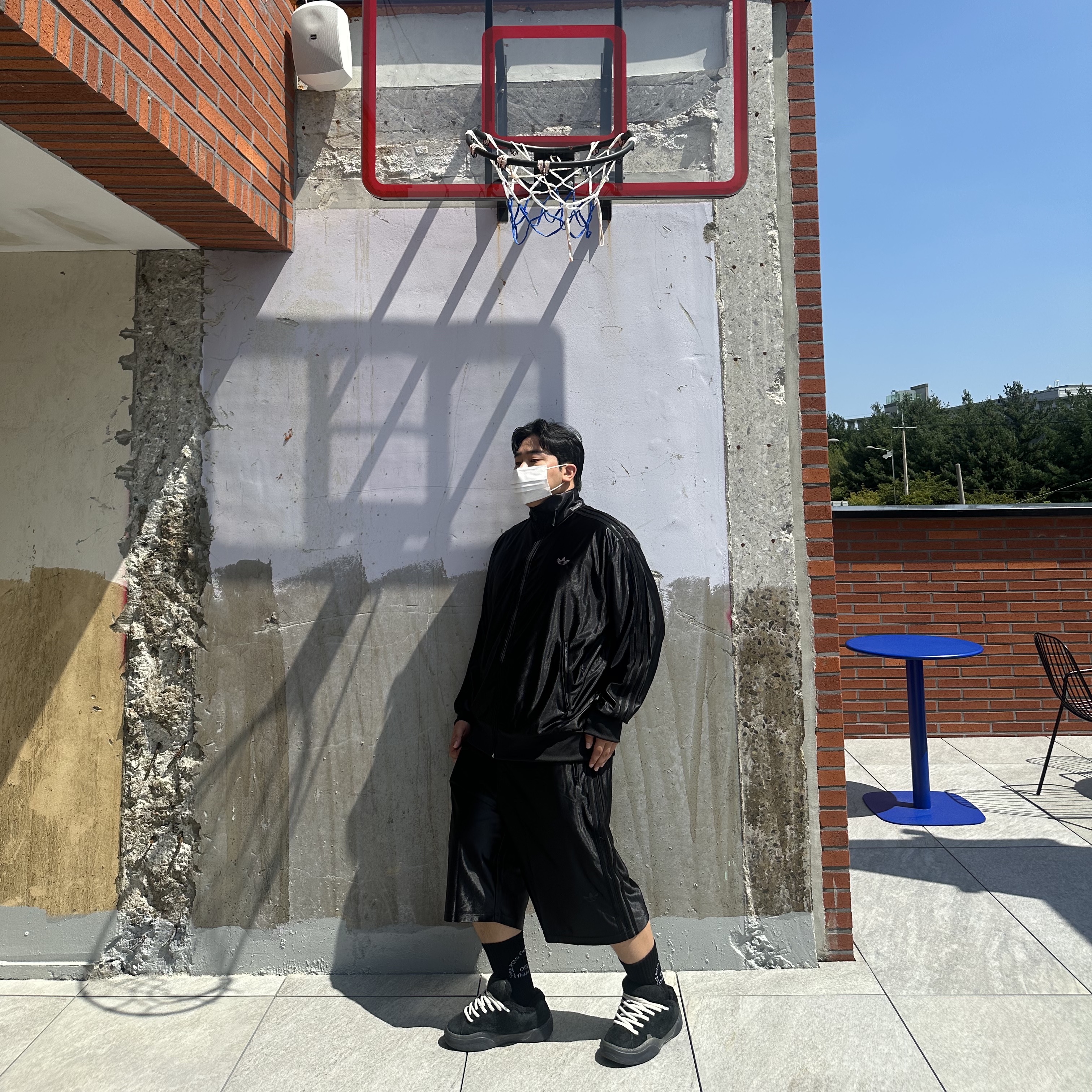 Adidas Oversized Firebird Track Top Black - US Sizing, ERL Vamp Skate Shoe Pirate Black 착용 스타일