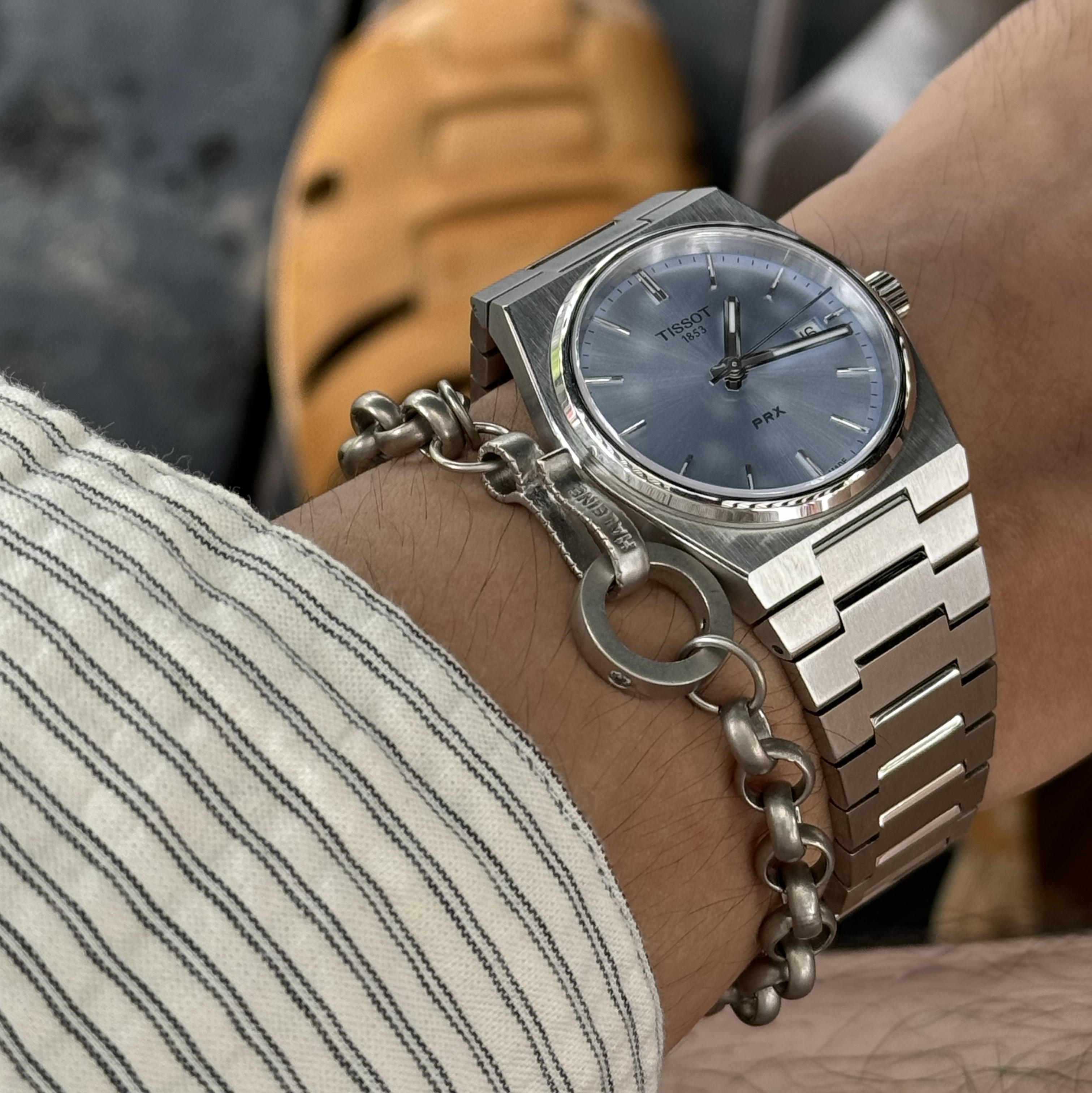 Tissot PRX 35mm Quartz Steel Light Blue 착용 스타일