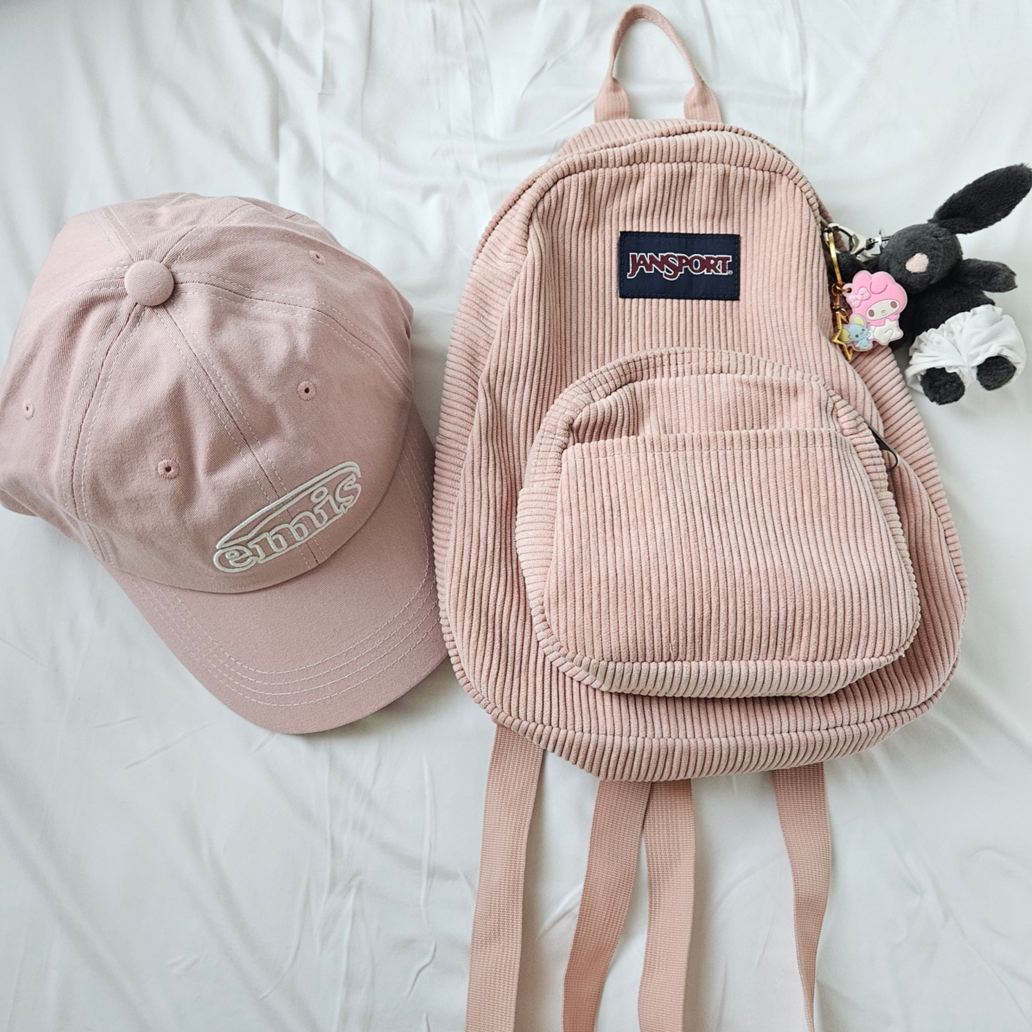 Emis White Stitch Ball Cap Pink, Jellycat Bashful Bunny Bag Charm Ink 착용 스타일 - 2