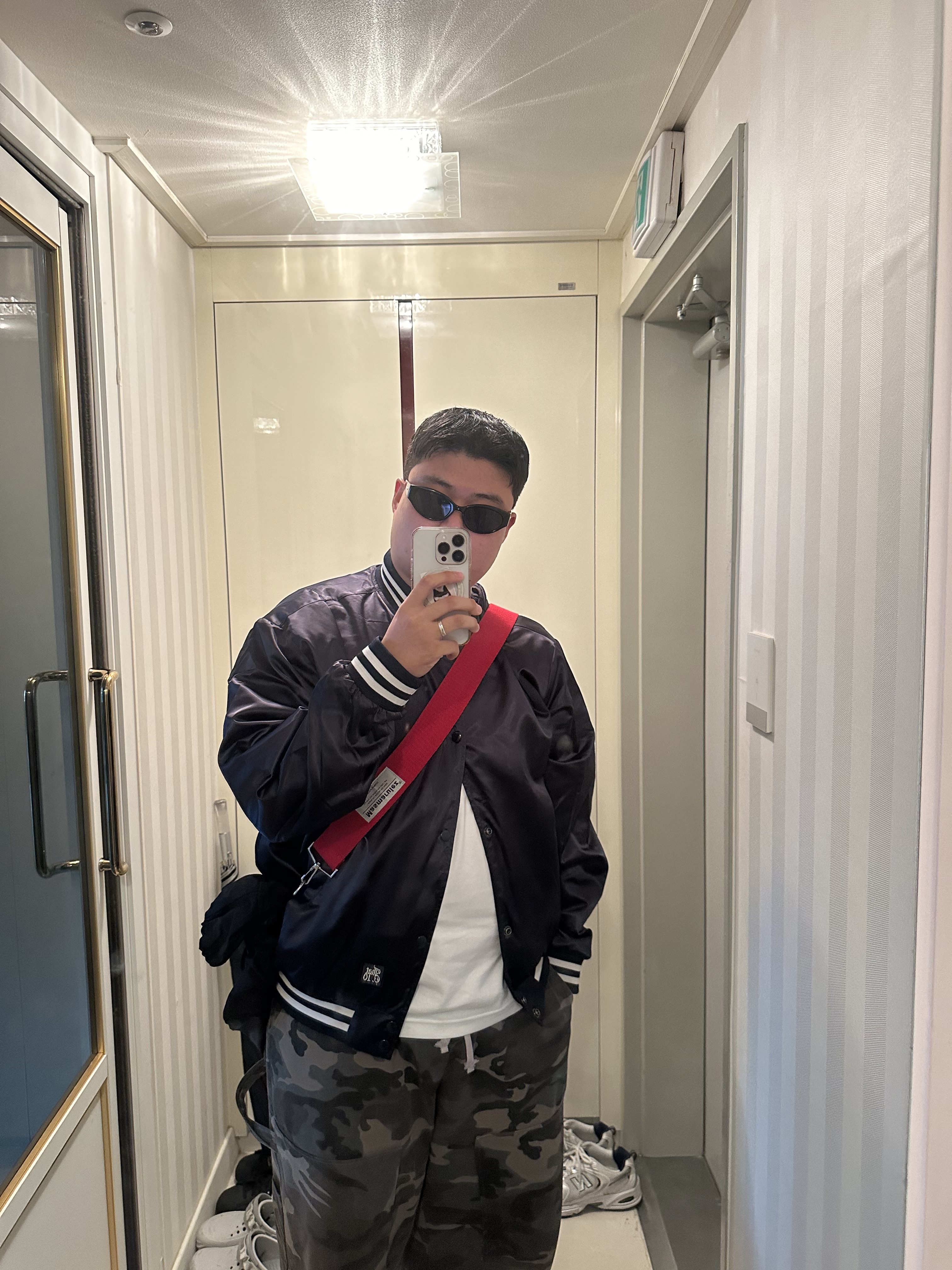 Thisisneverthat Satin Jacket Navy 착용 스타일