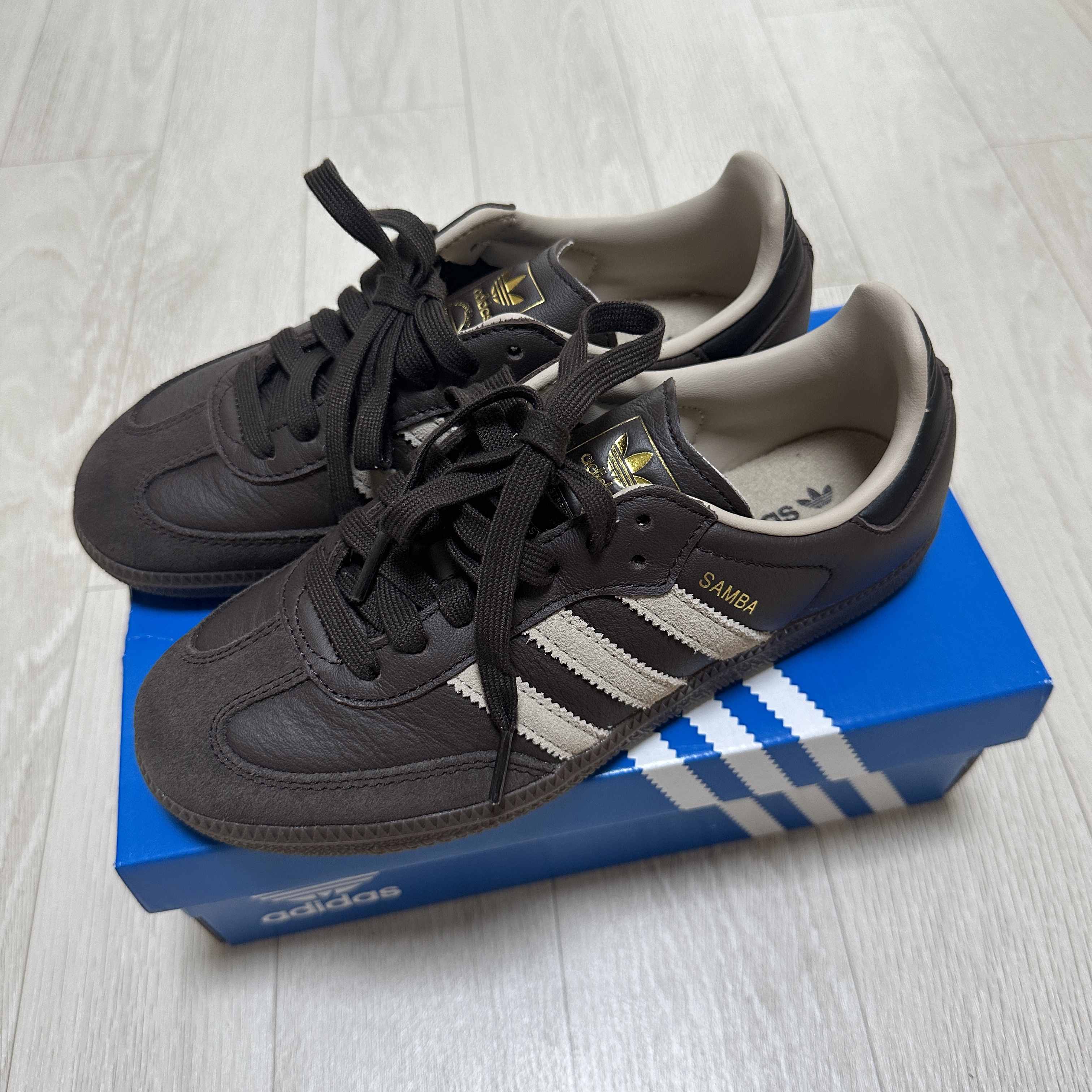 Adidas Samba OG Dark Brown Clay Brown 착용 스타일 - 2