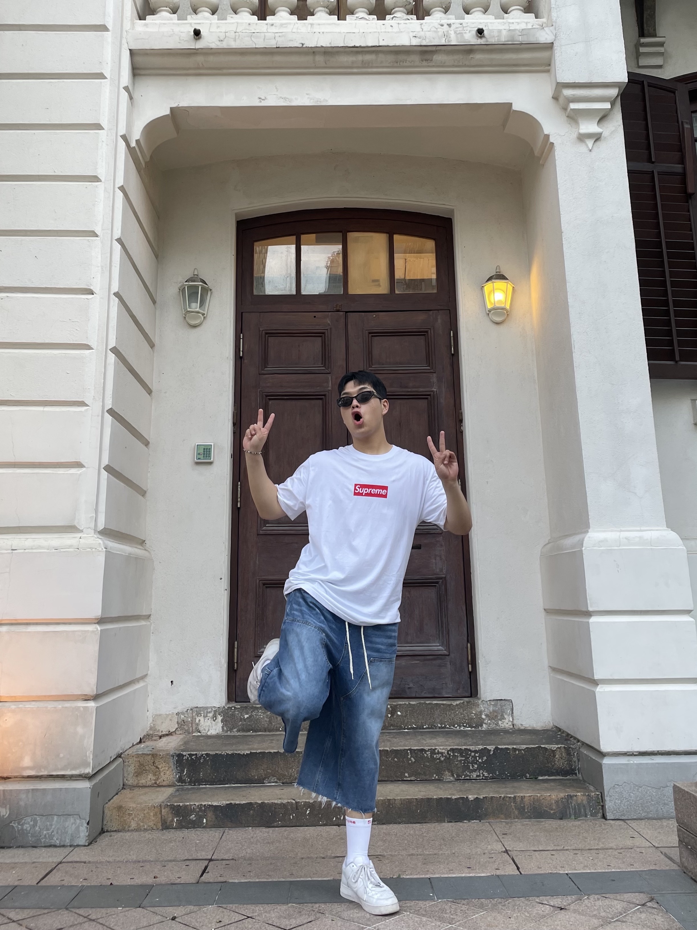Supreme x MM6 Maison Margiela Box Logo T-Shirt White - 24SS, Nike Air Force 1 '07 Low White 착용 스타일 - 3