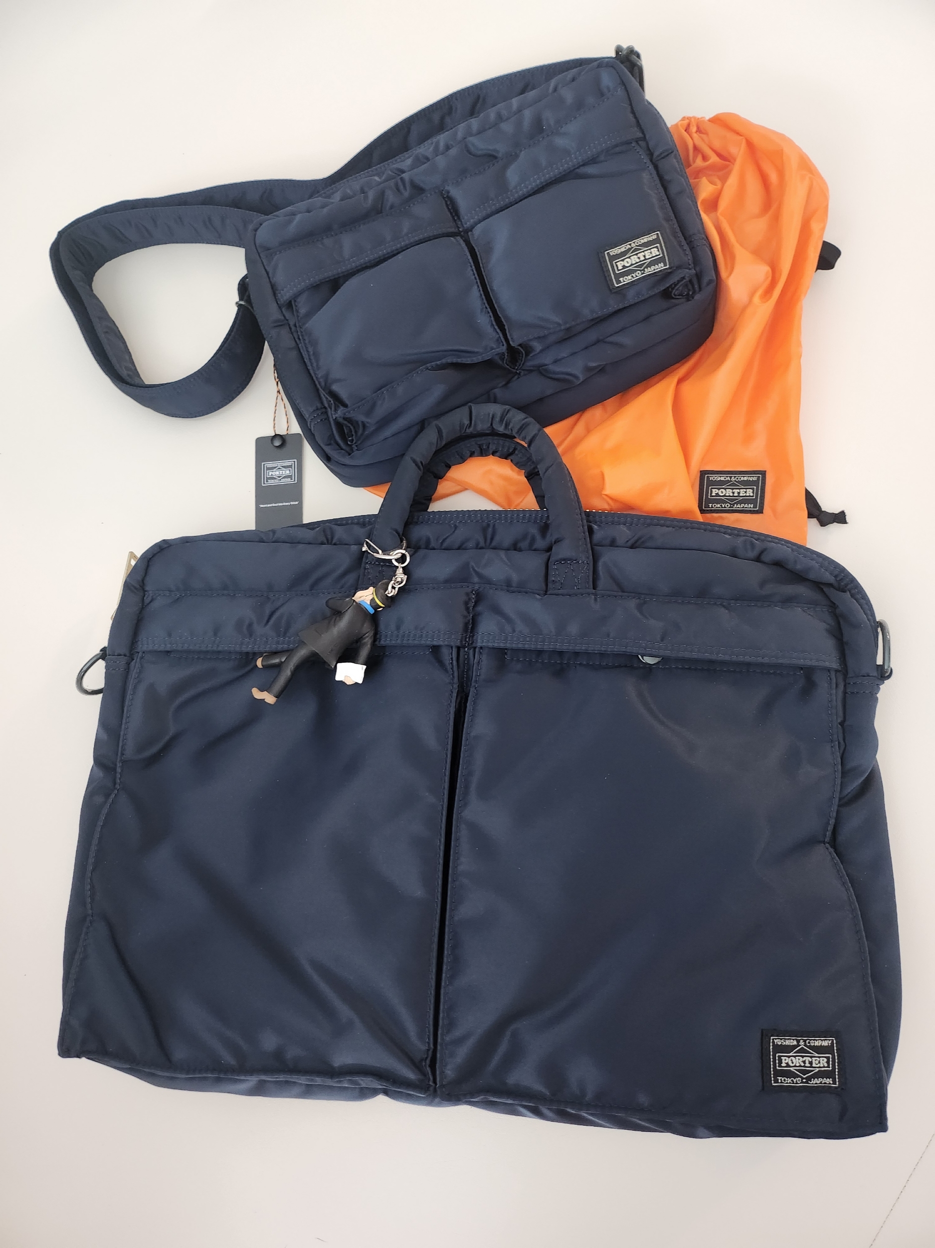 Porter All New Tanker Sling Bag Zip Iron Blue, Porter Tanker 2Way Briefcase Iron Blue 착용 스타일 - 2