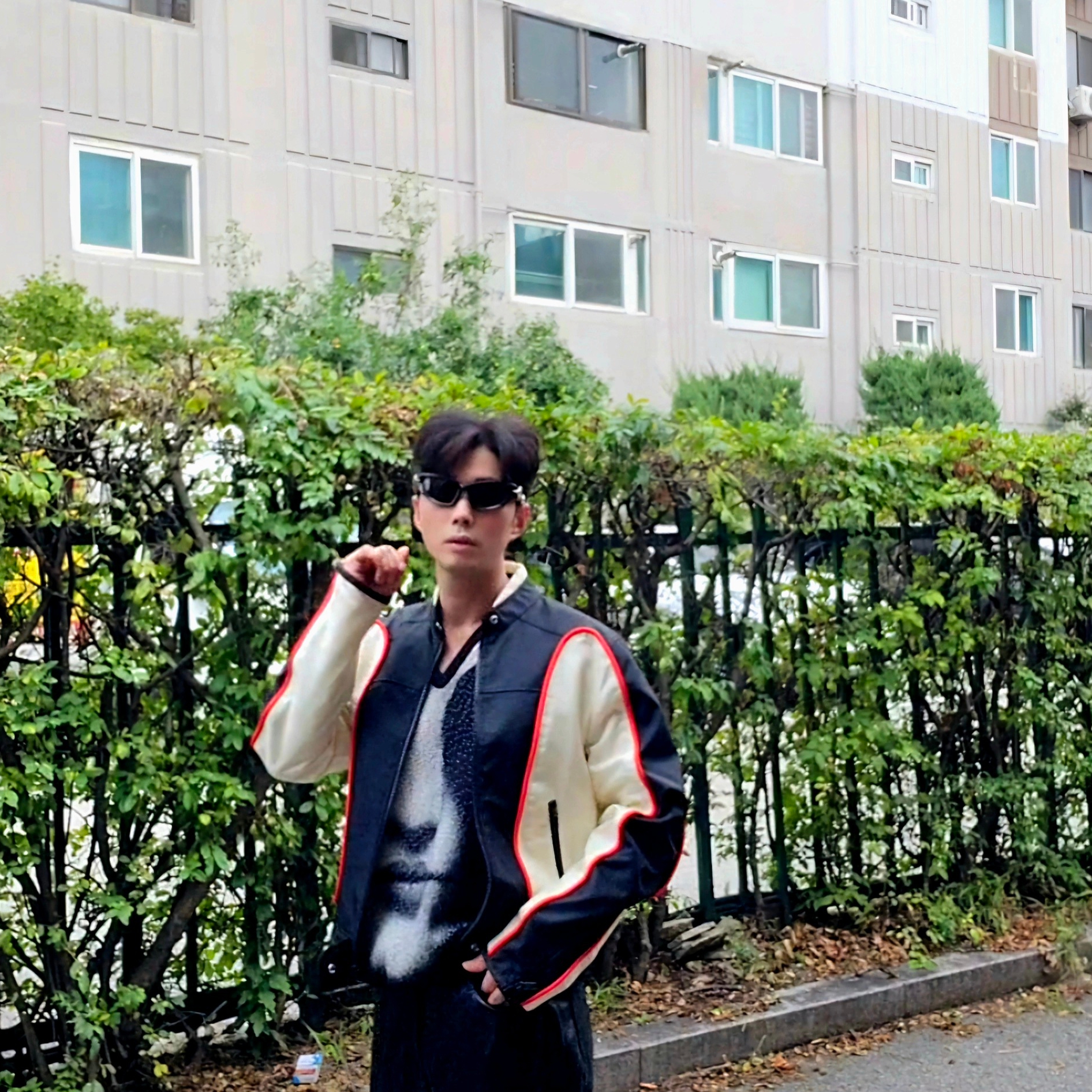 Diesel J-Blink Biker Jacket in Colour-Block Nylon Black White, Gentle Monster Paso 01 Black 착용 스타일 - 2