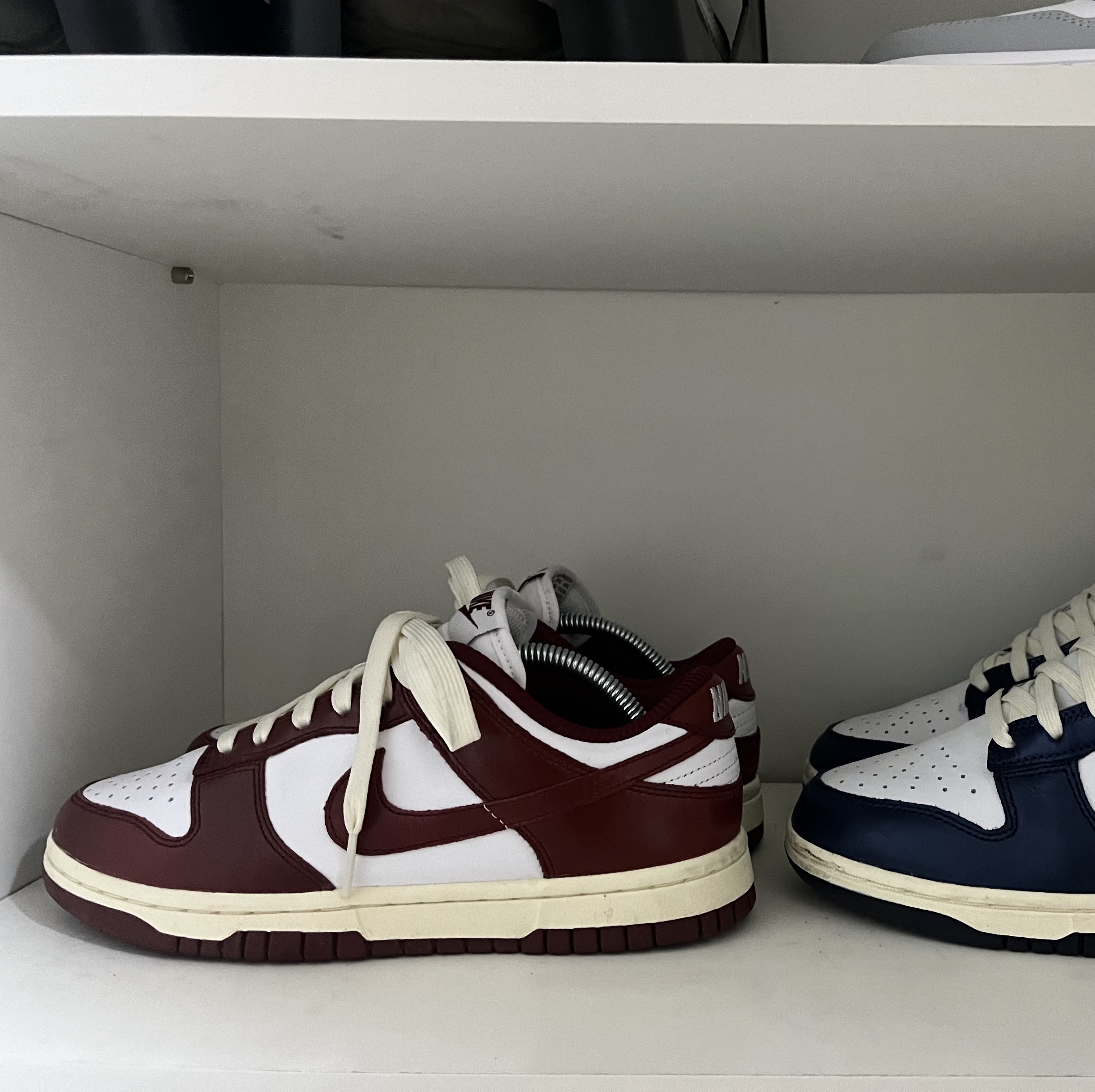 (W) Nike Dunk Low Retro PRM Team Red and White 착용 스타일
