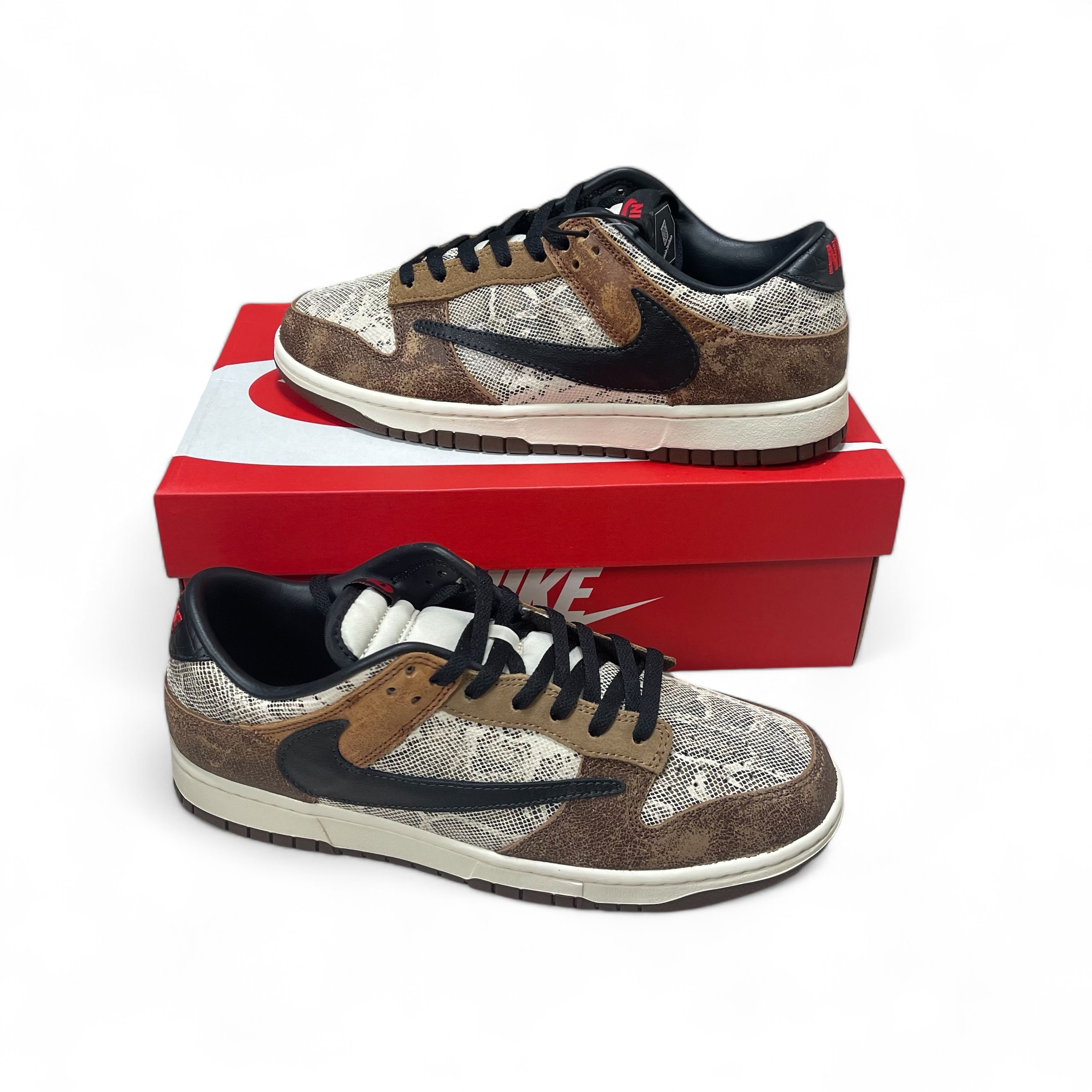 Nike Dunk Low PRM Head to Head 착용 스타일 - 1