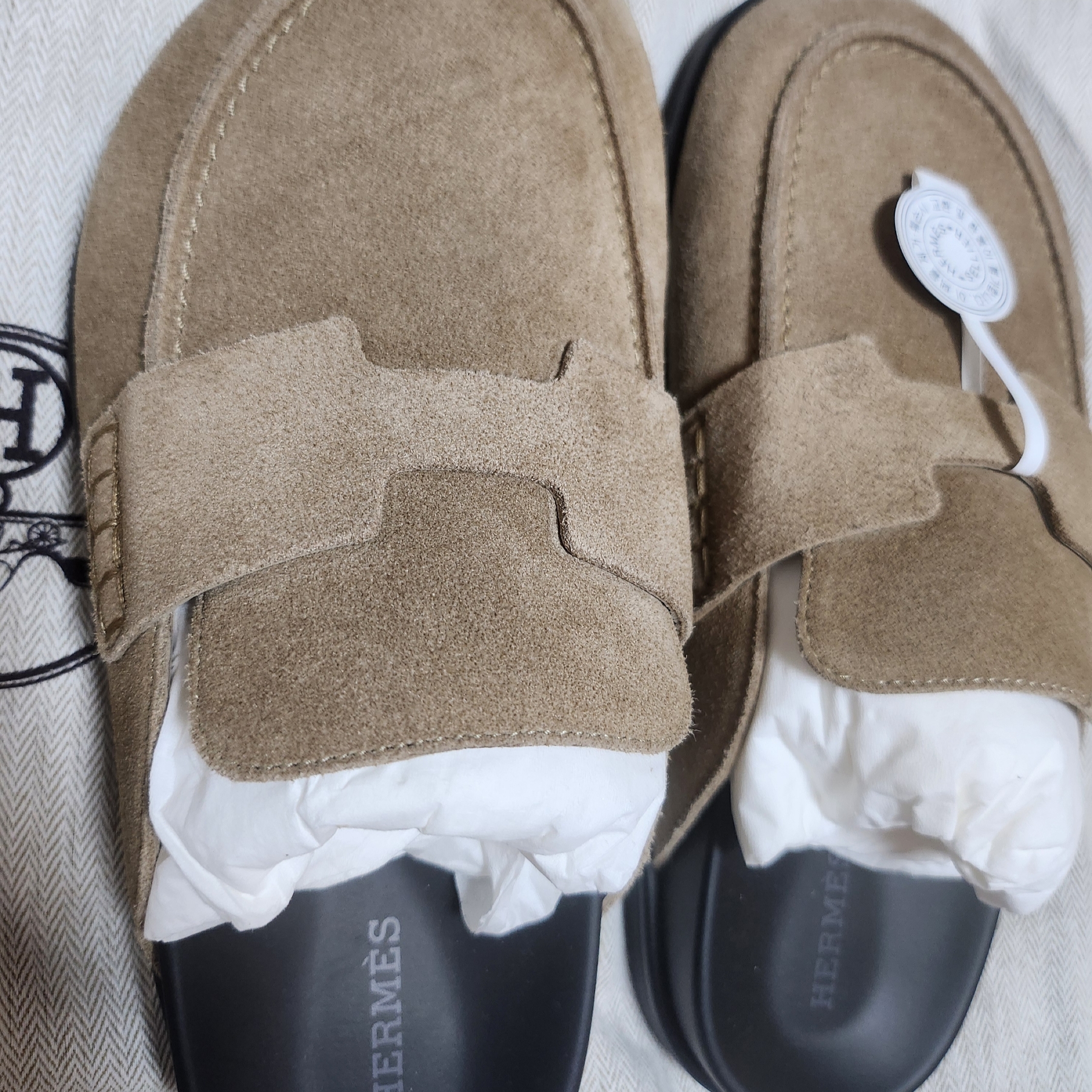 (W) Hermes Go Mule Suede Calfskin & Beige Nude 착용 스타일 - 1