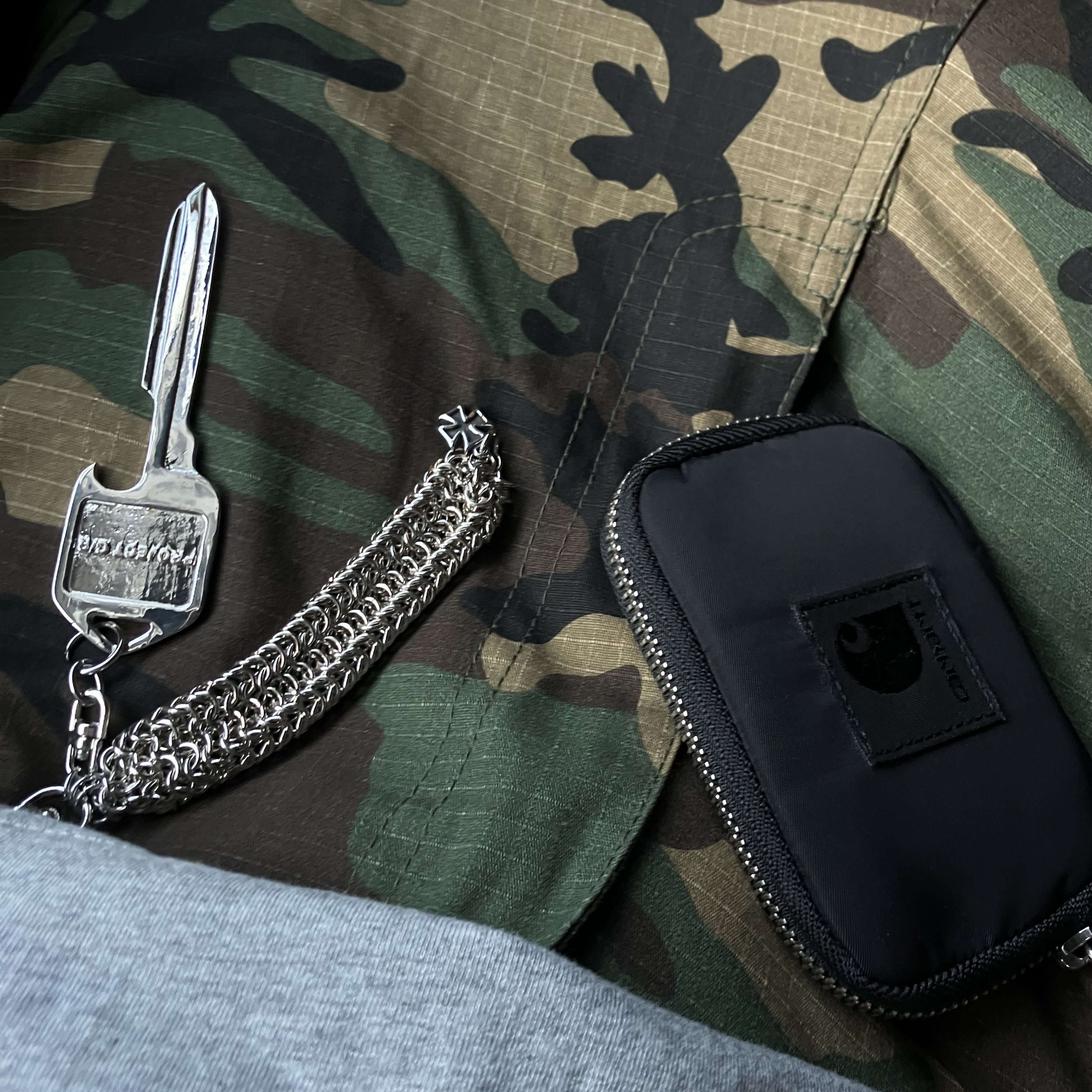 Project G/R Twisted Key Chain Silver 착용 스타일
