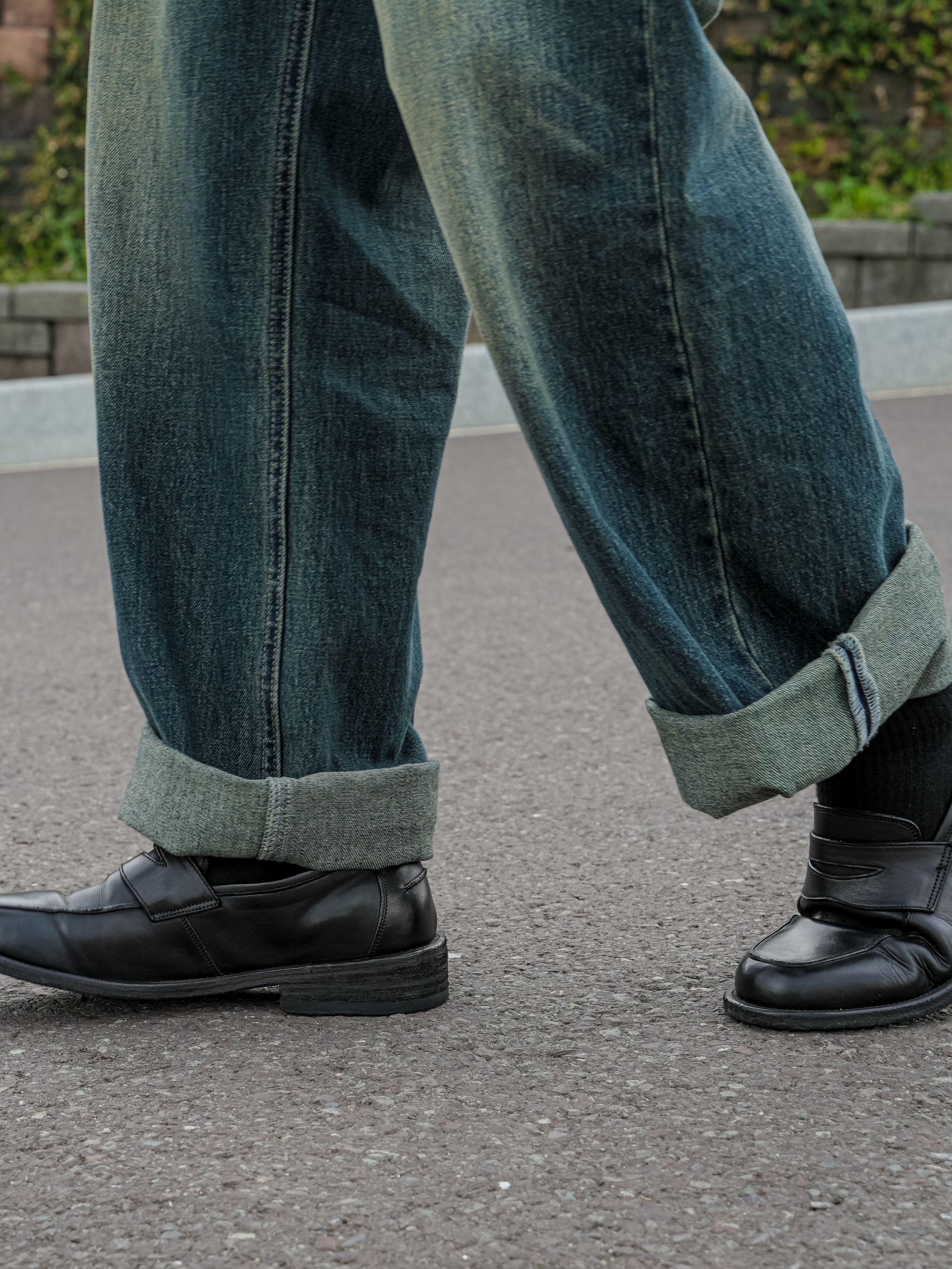 Kinchi Loafer - 810 (a) Black 착용 스타일 - 3