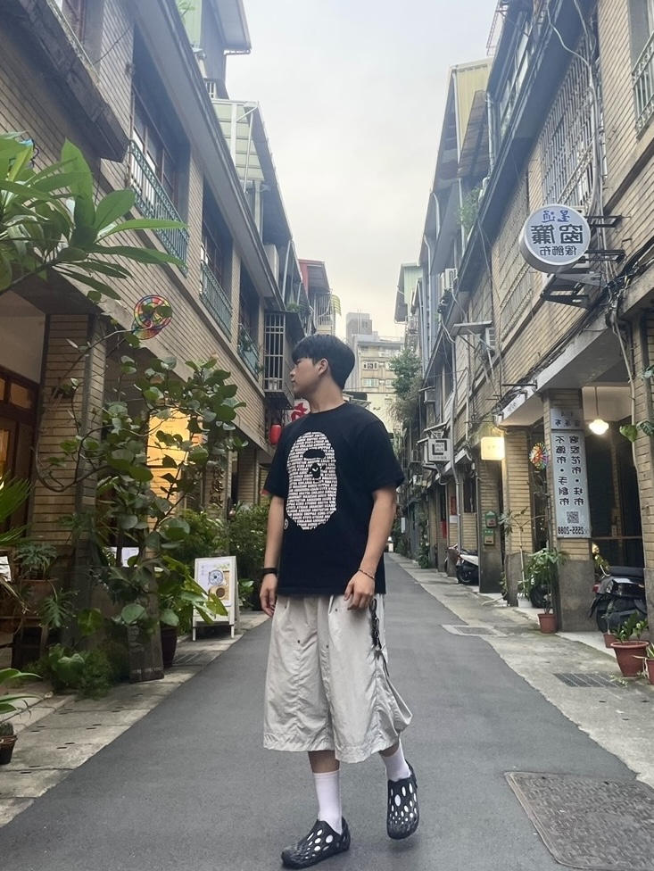 BAPE Japan Ape Head T-Shirt Black, (W) Merrell Hydro Moc Black 착용 스타일 - 1