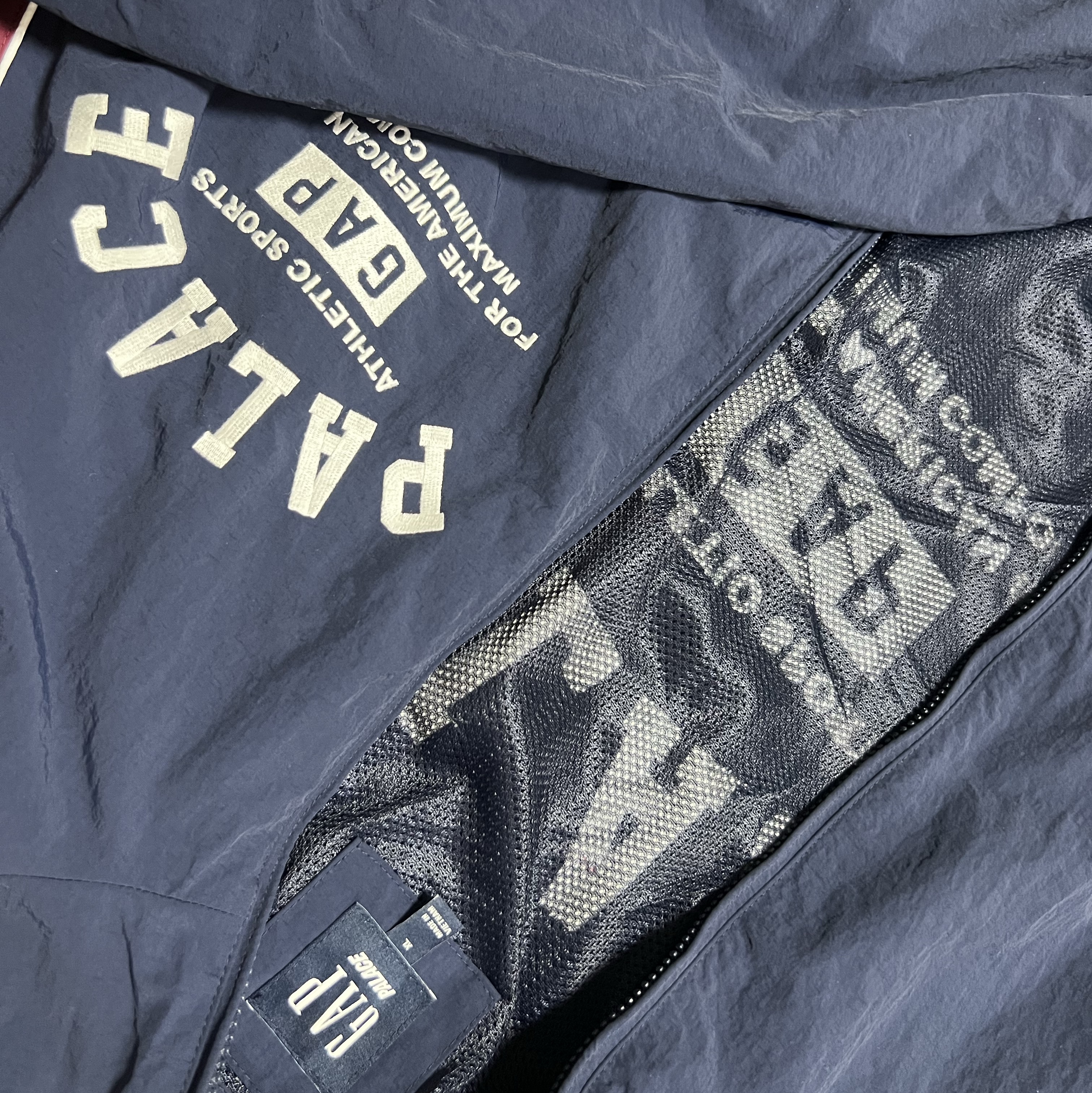 Palace x Gap Nylon Track Top Navy Red - 24SS 착용 스타일
