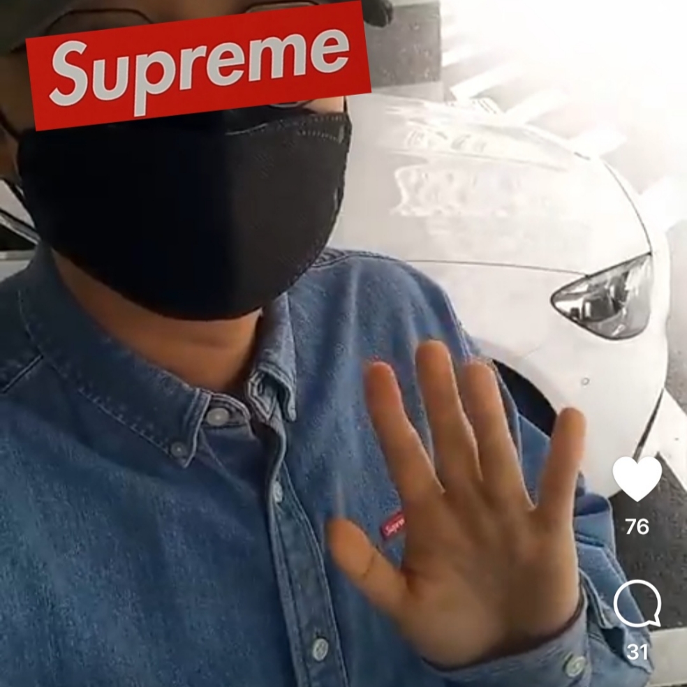 Supreme Small Box Shirt Denim - 23FW 착용 스타일