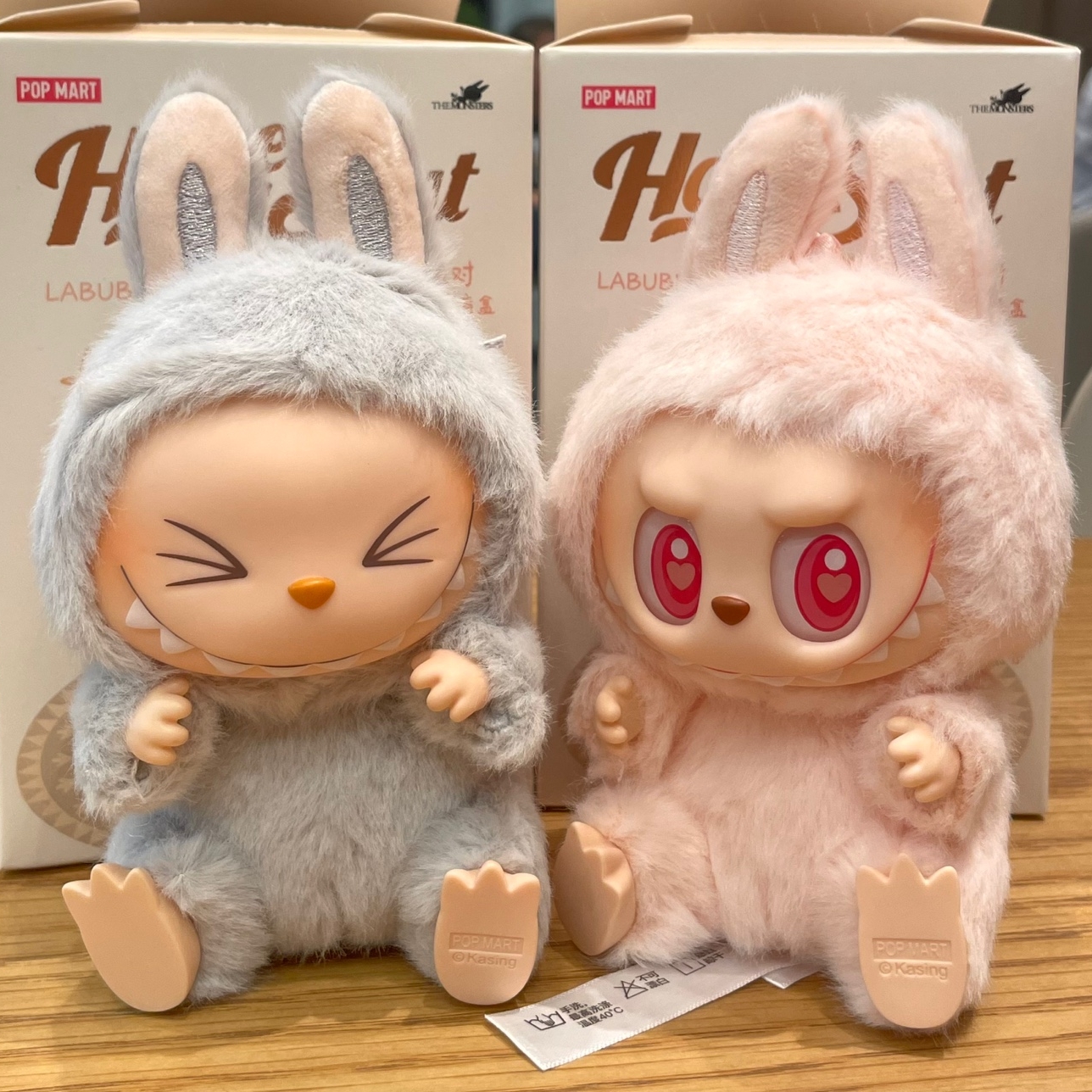 Pop Mart Labubu Let's Play Together Doll Series Sealed Case (6 Blind Boxes) 착용 스타일