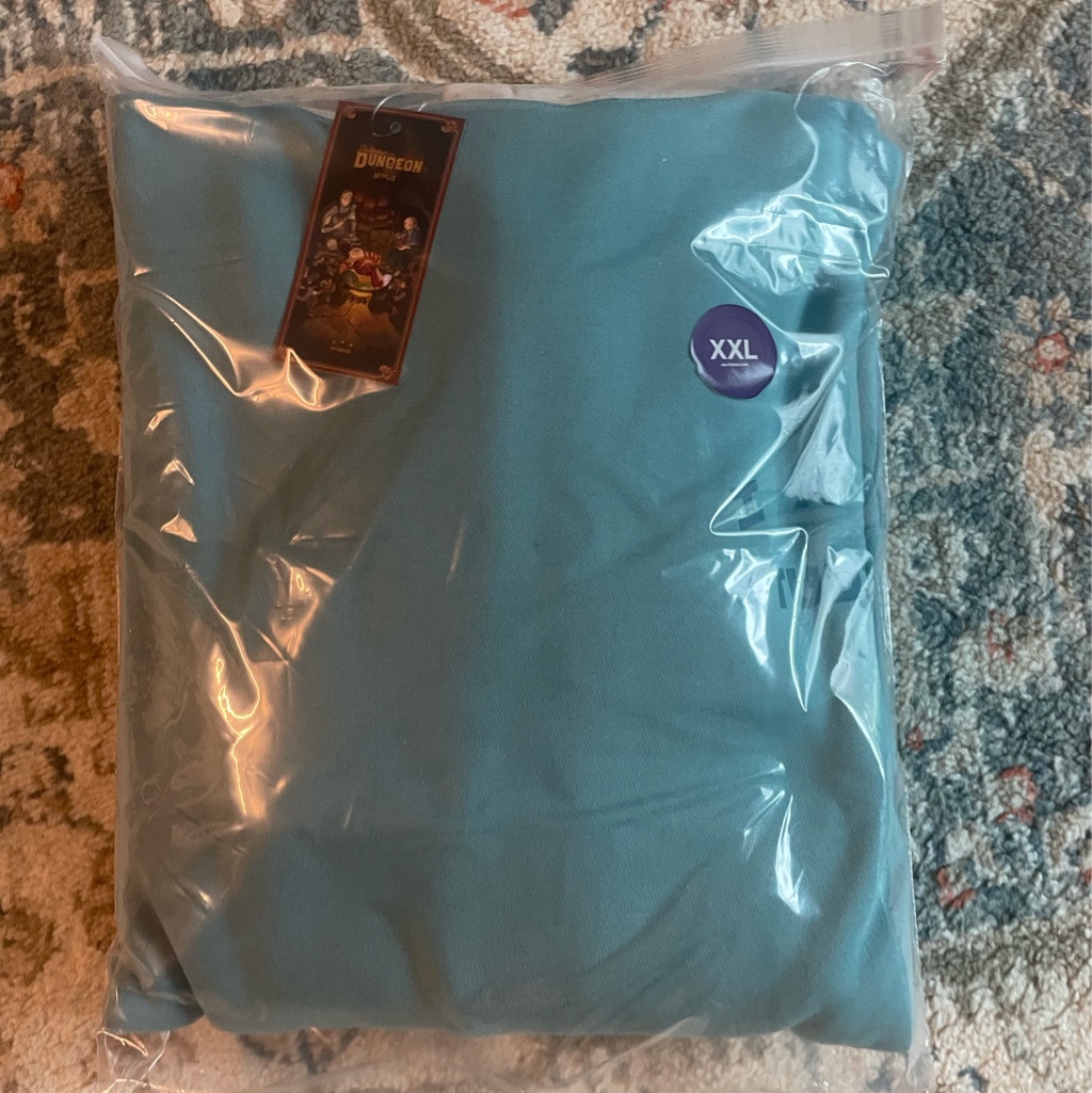 IAB Studio x Delicious in Dungeon Marcille Layerd Hoodie Blue 착용 스타일 - 2