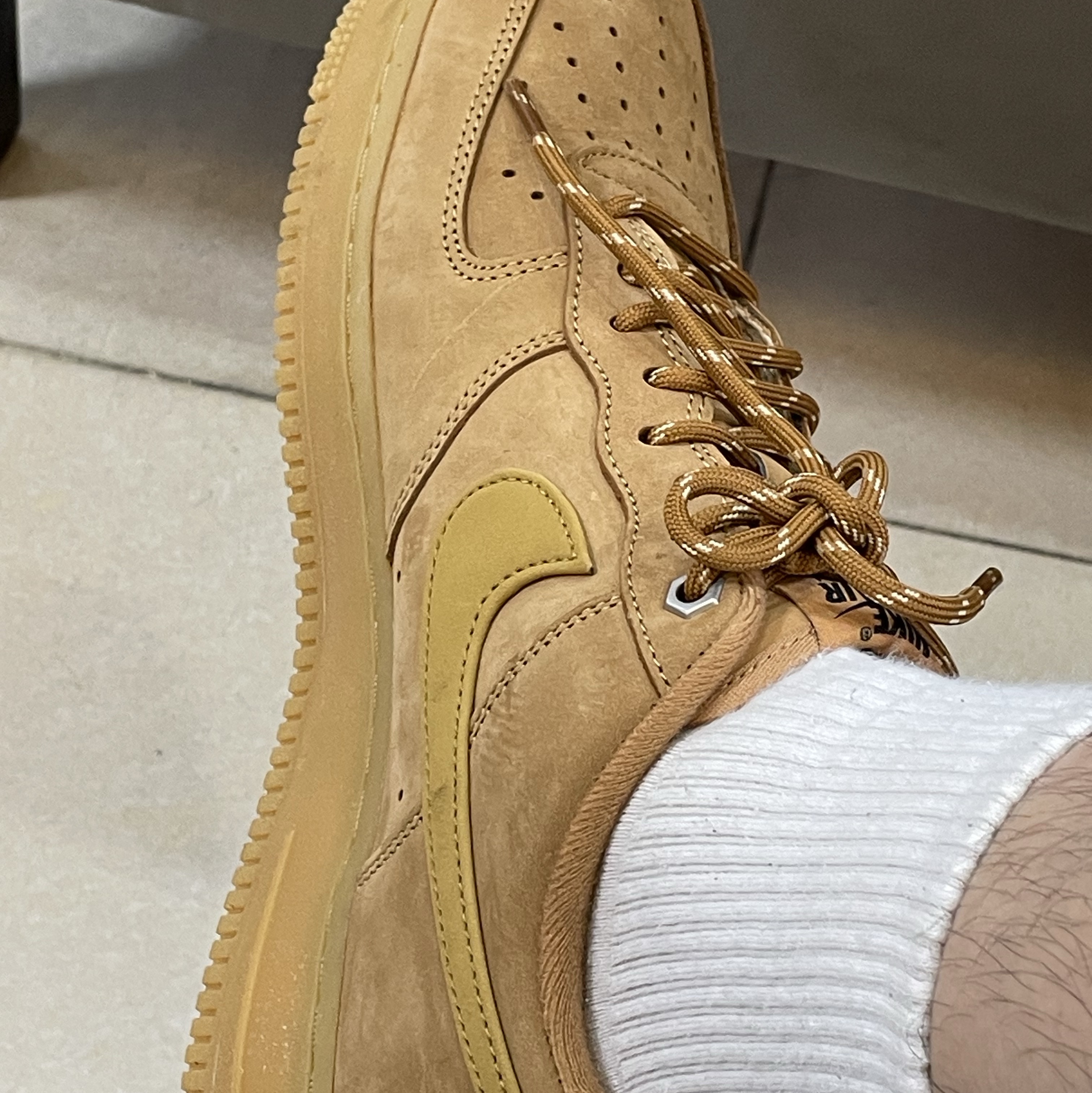 Nike Air Force 1 '07 WB Flax 착용 스타일