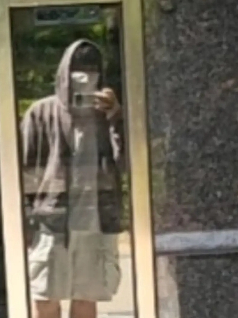 Undermycar Otter Oversized Damage-Washed Hood Zip-Up Dust - 23SS, Stussy Basic Stussy T-Shirt White 2024, 2025 착용 스타일
