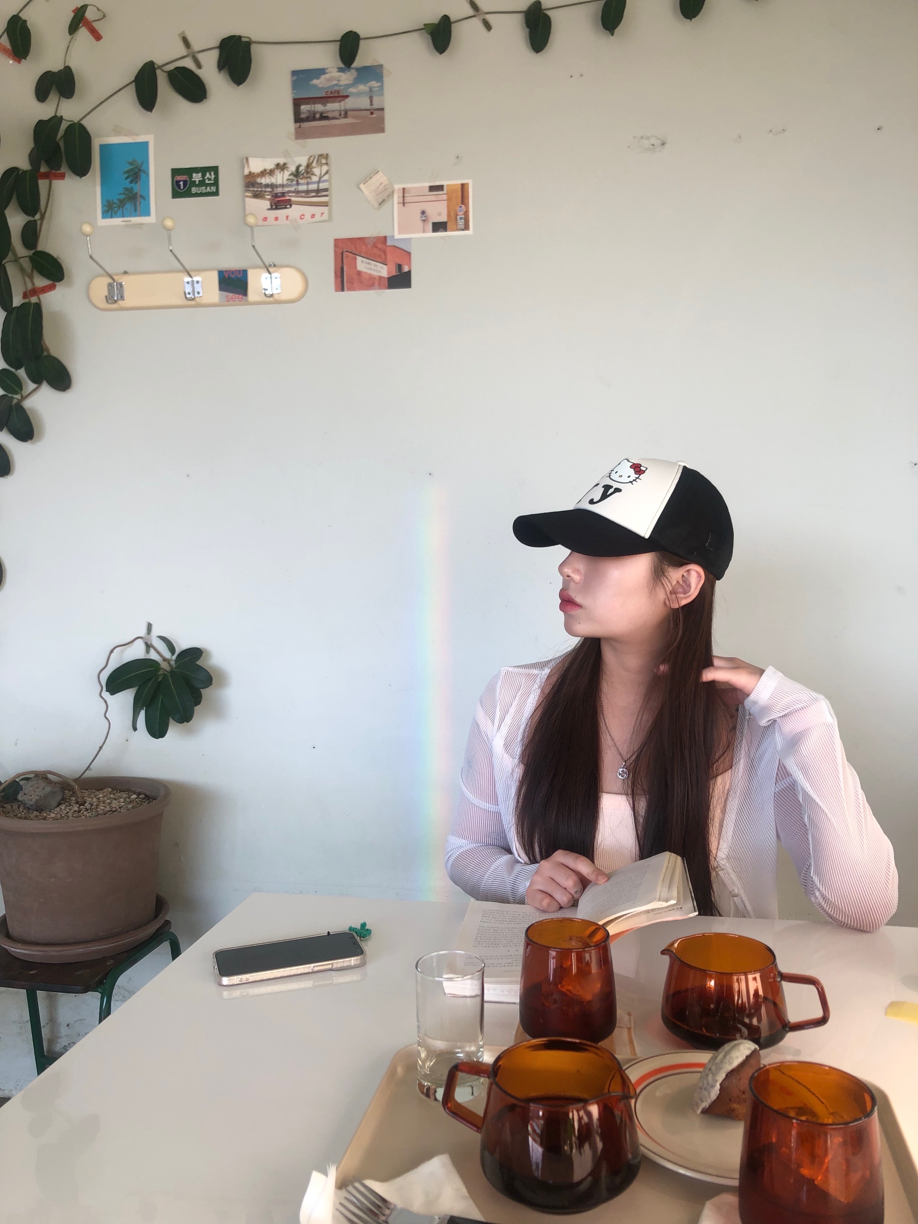 Open Yy x Hello Kitty Trucker Cap Black 착용 스타일 - 4