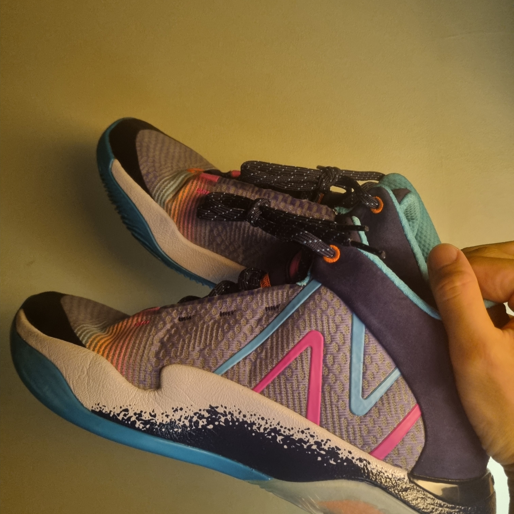 New Balance TWO WXY V2 Cold Summer - 2E Wide, New Balance TWO WXY V2 White Black - 2E Wide 착용 스타일 - 2