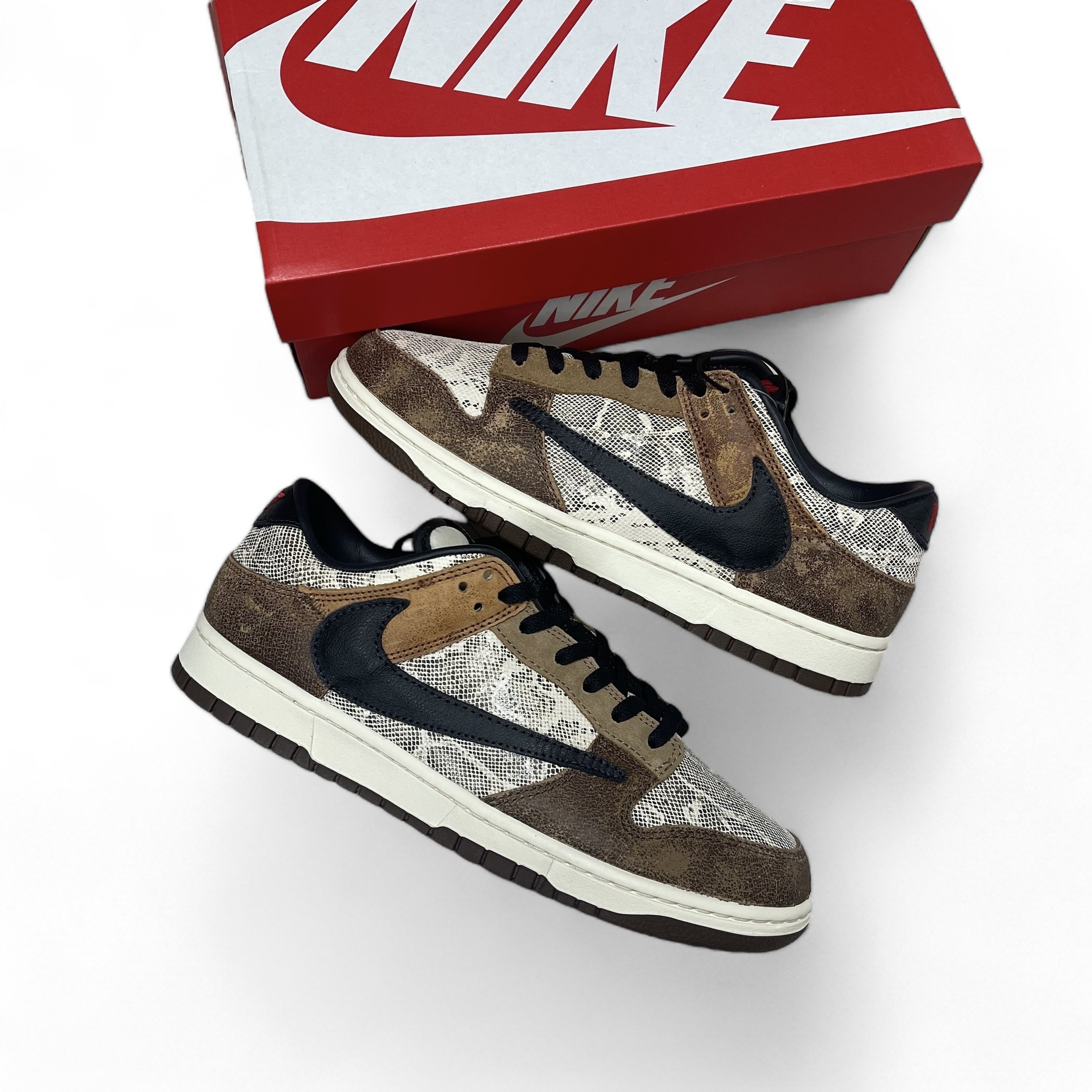 Nike Dunk Low PRM Head to Head 착용 스타일 - 2