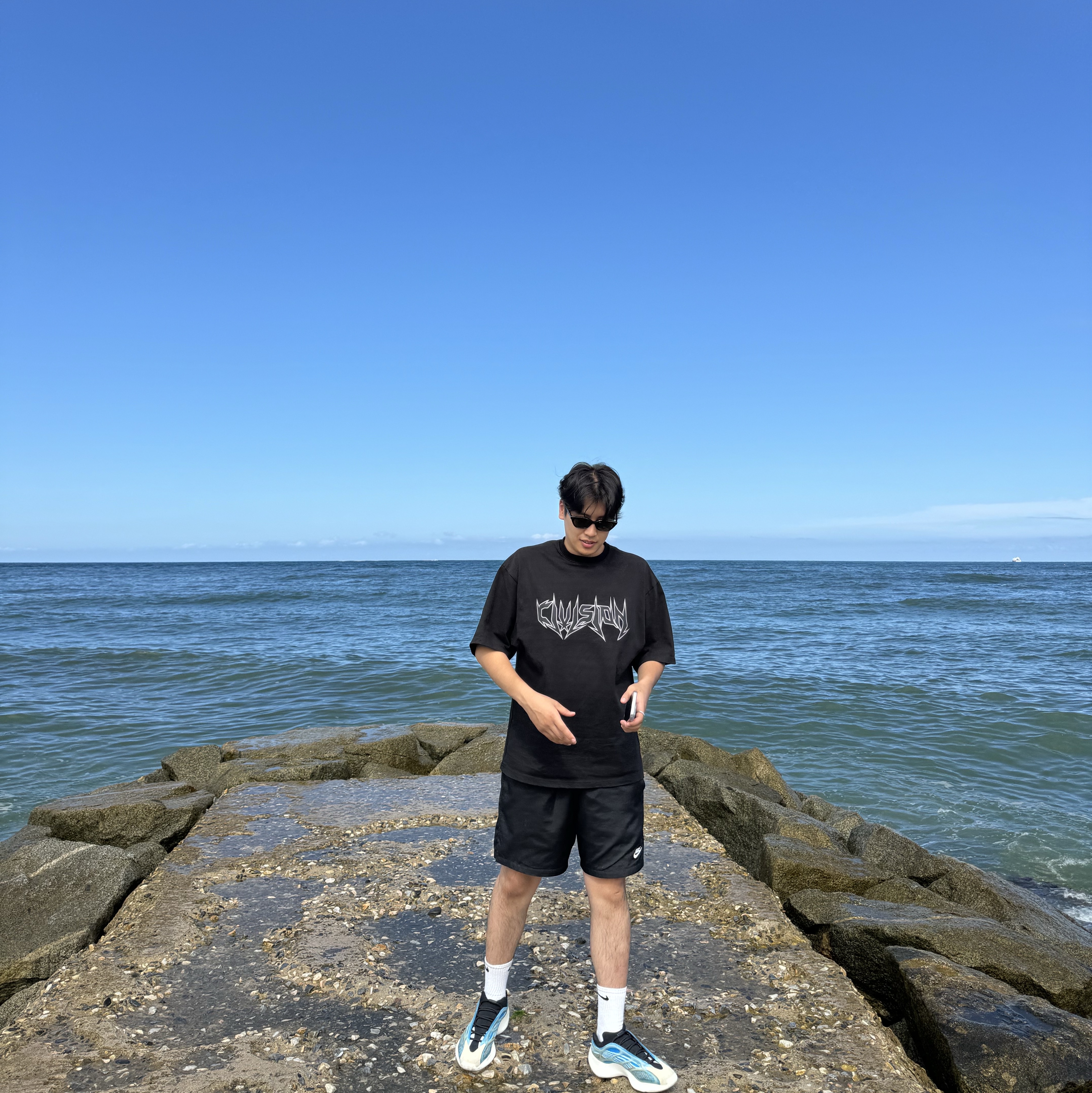 Civision by CSC Core Logo T-Shirt Black, Nike NSW Woven Shorts Black - Asia 착용 스타일
