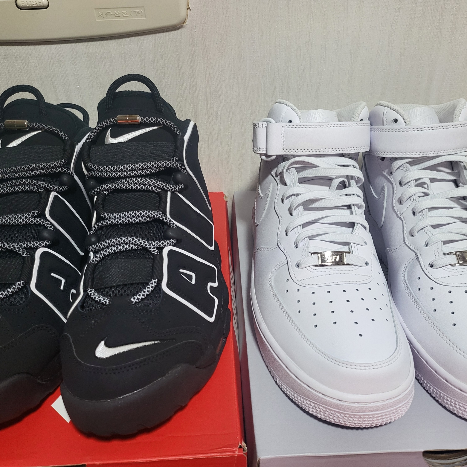 Nike Air More Uptempo Black White 2020 착용 스타일