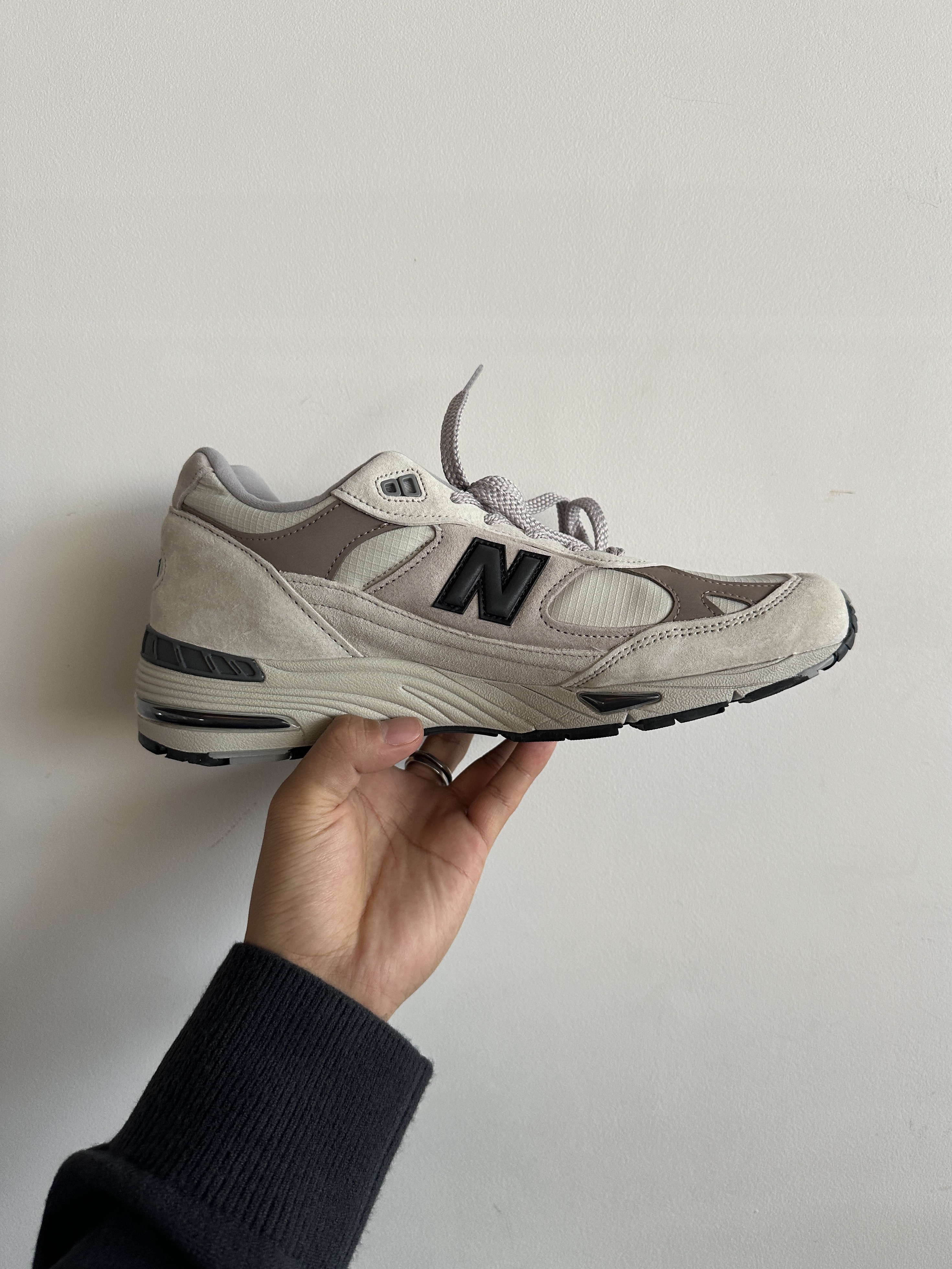 New Balance 991 Made in UK Cream Beige 착용 스타일 - 3