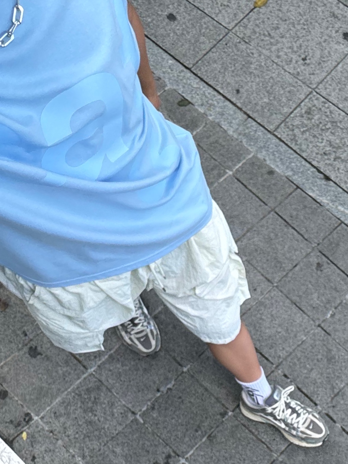 [예약 배송][KREAM 단독] Safarispot Basic Safari T-Shirt Sky, Nike P-6000 Flat Pewter Light Iron Ore 착용 스타일