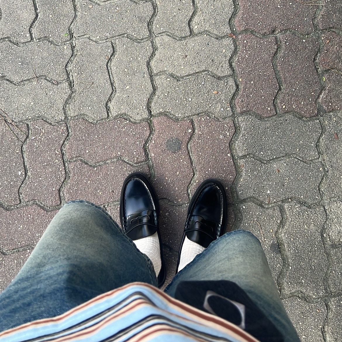 Haruta HS-906 Penny Loafer Black, Mischief Rhombus Carabiner Pouch Black 착용 스타일