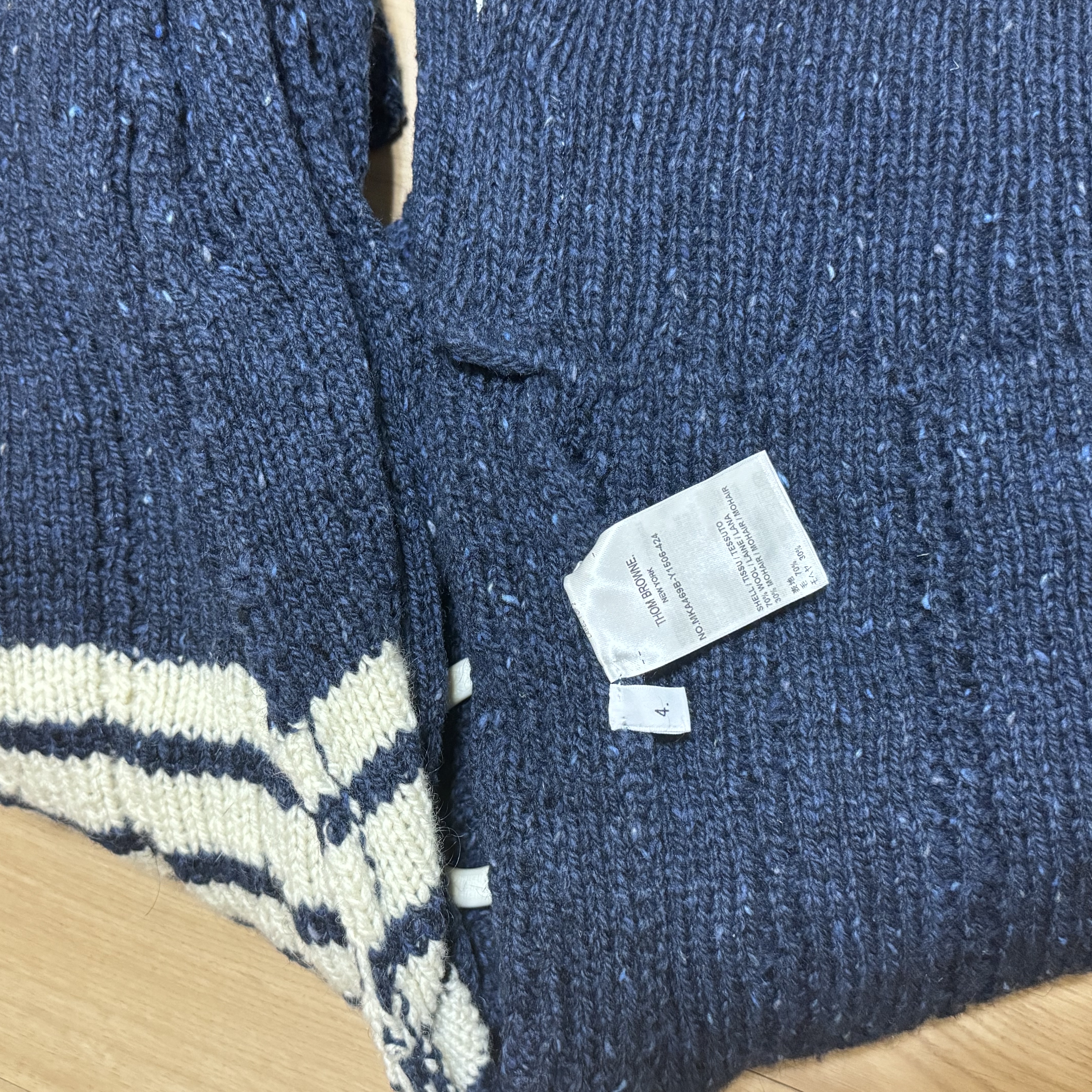 Thom Browne Donegal Twist Cable 4-Bar Classic Crewneck Pullover Blue 착용 스타일